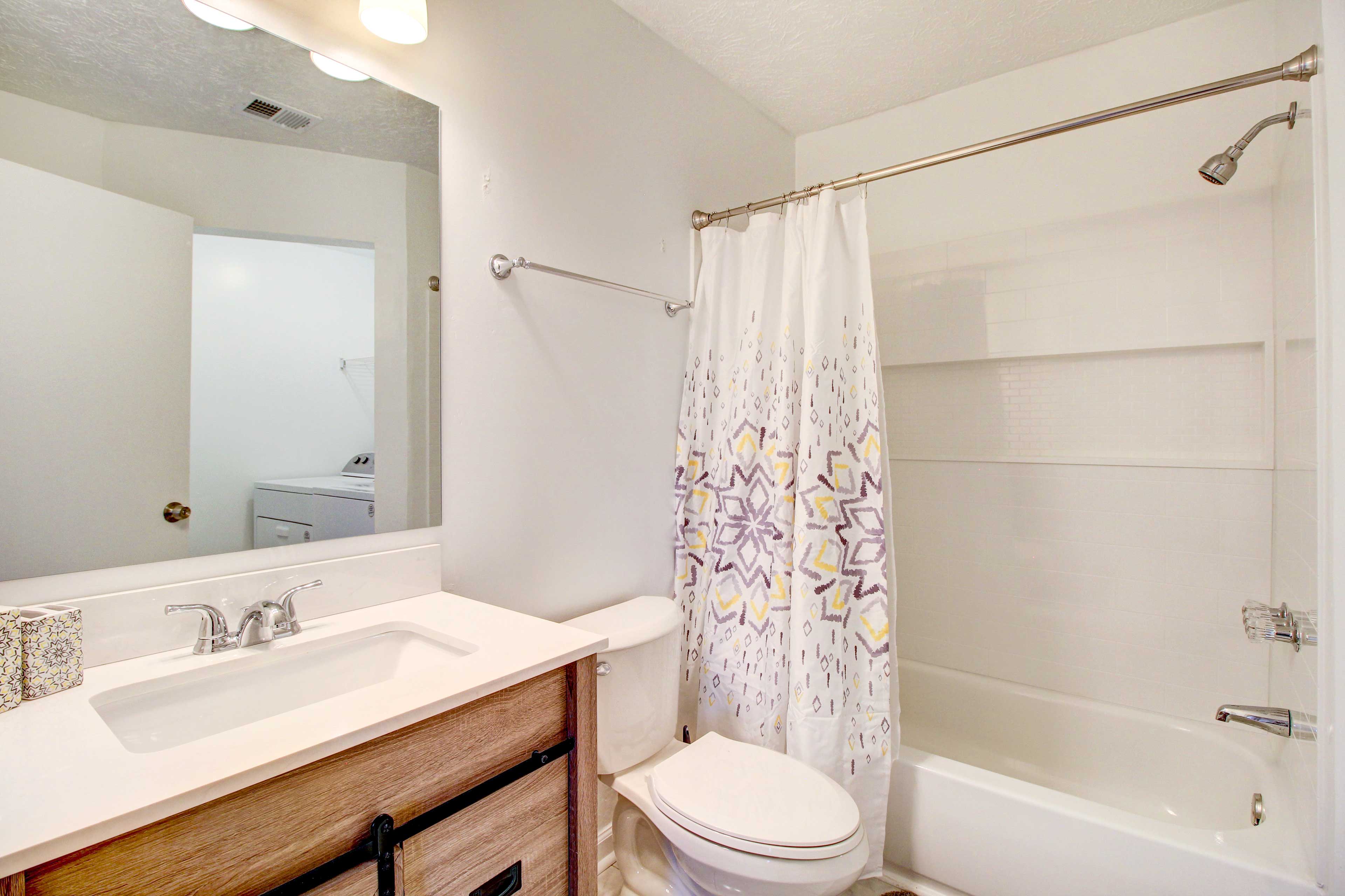 En-Suite Bathroom | Access via Bedroom 1 | Towels Provided