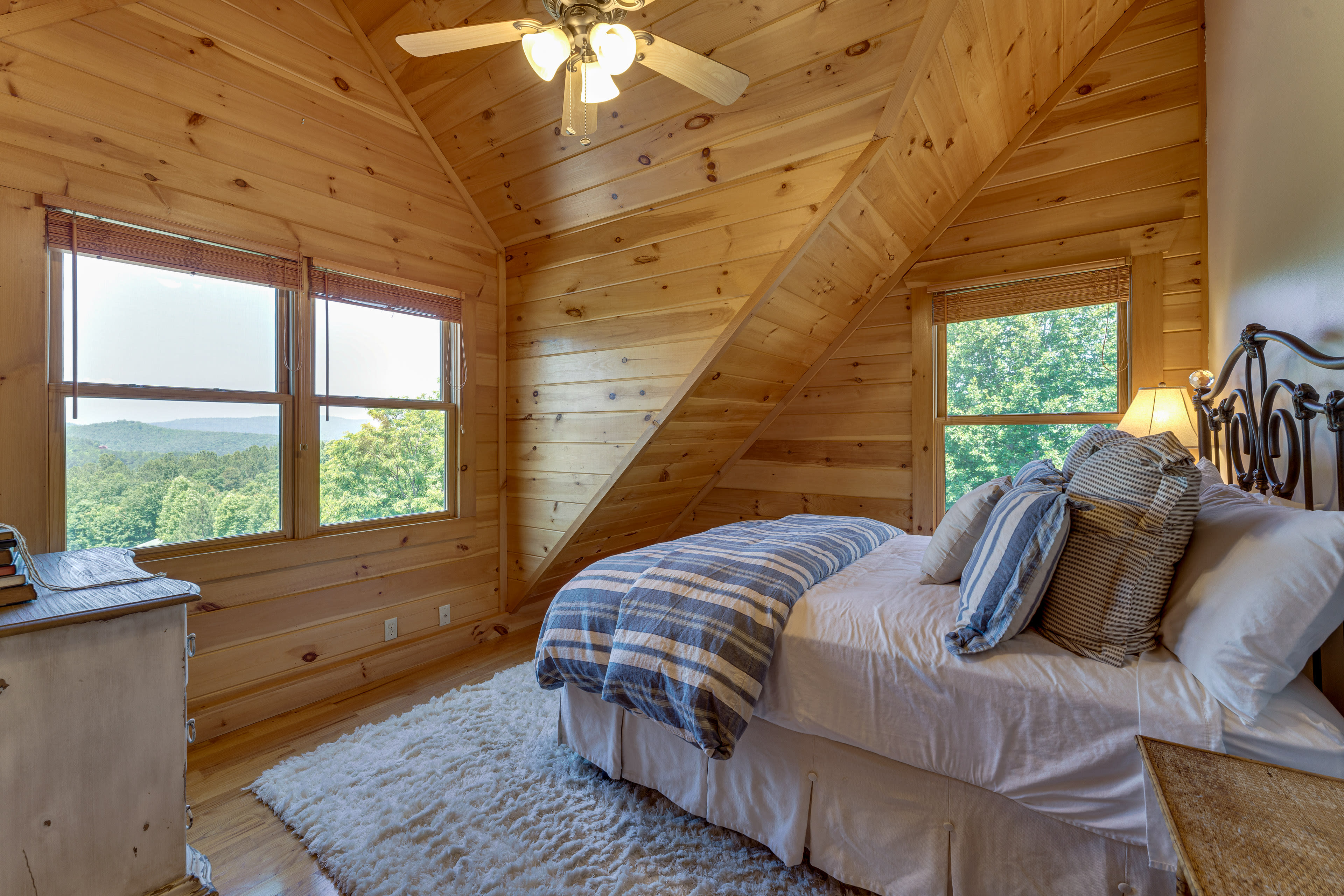 Bedroom 4 | 3rd Floor | Queen Bed