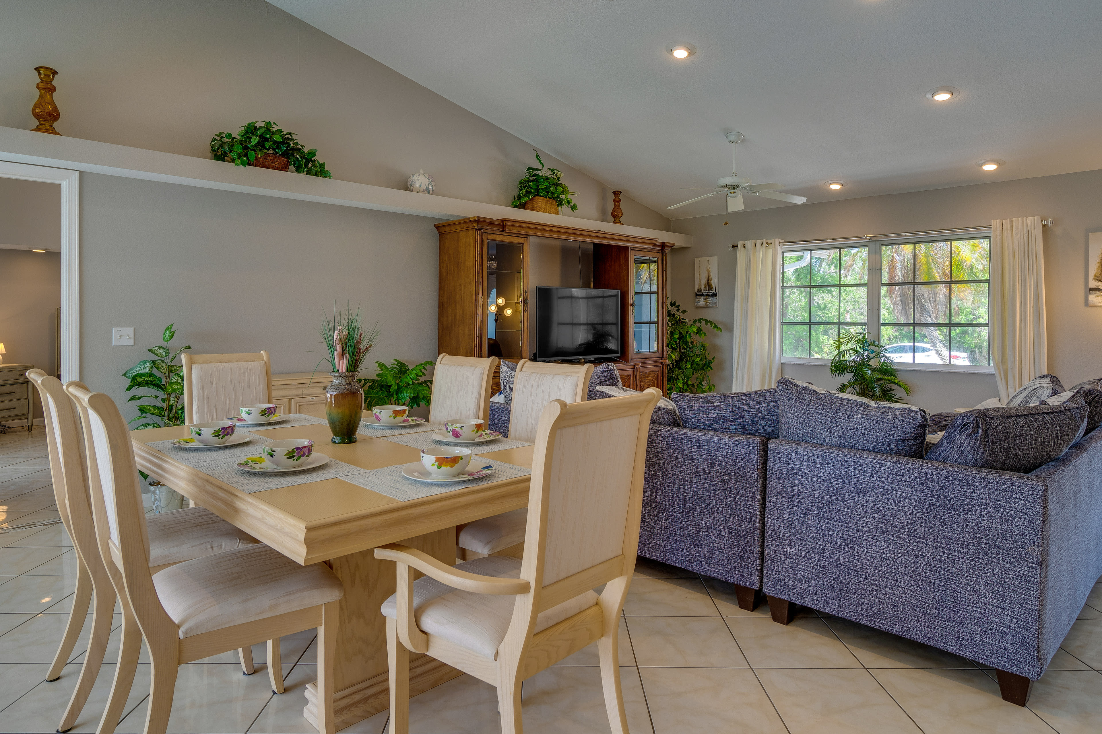 Dining Area | Dishware & Flatware Provided | Patio Access