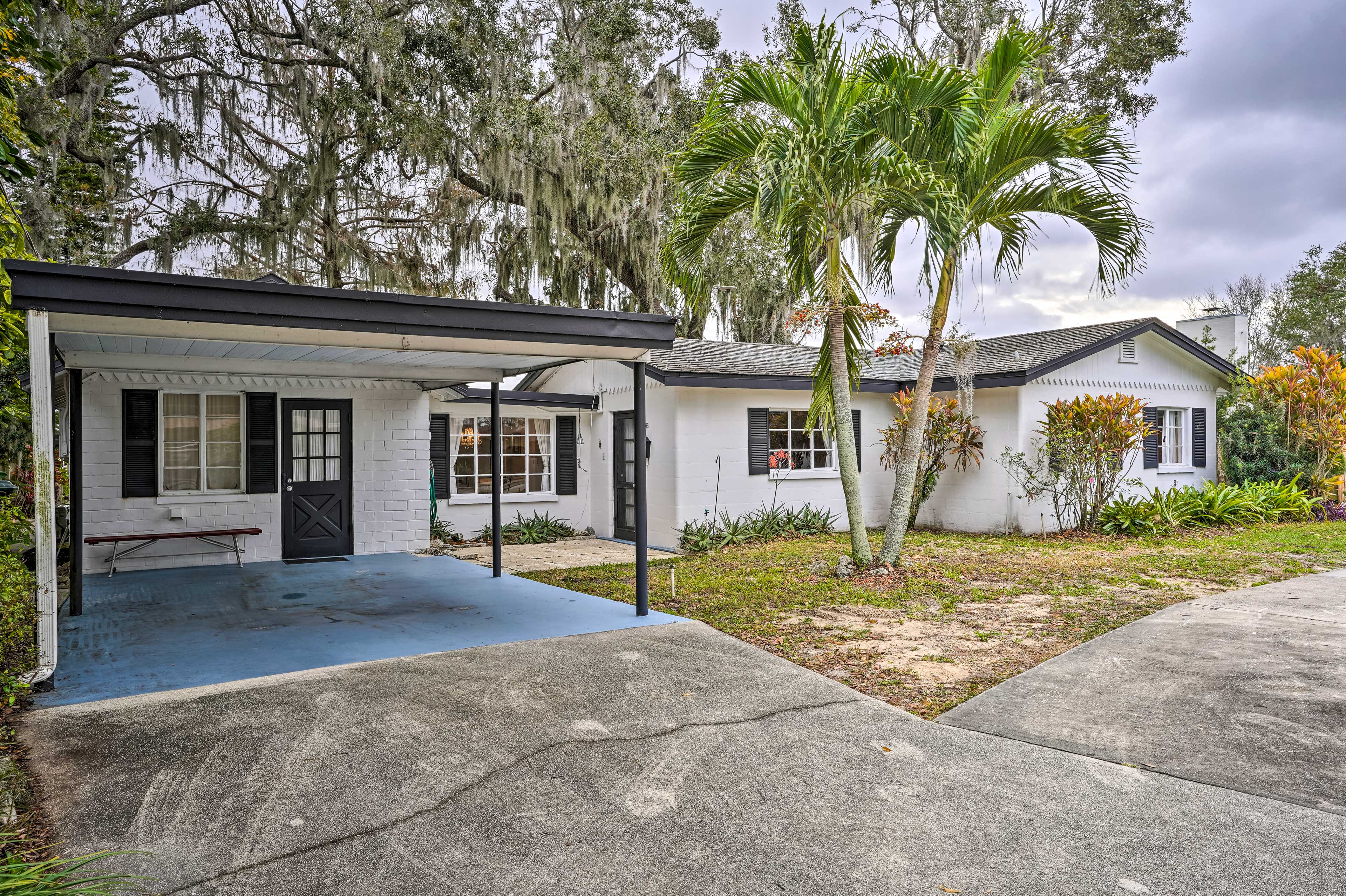 Exterior | Carport (1 Vehicle) | Driveway (2 Vehicles)