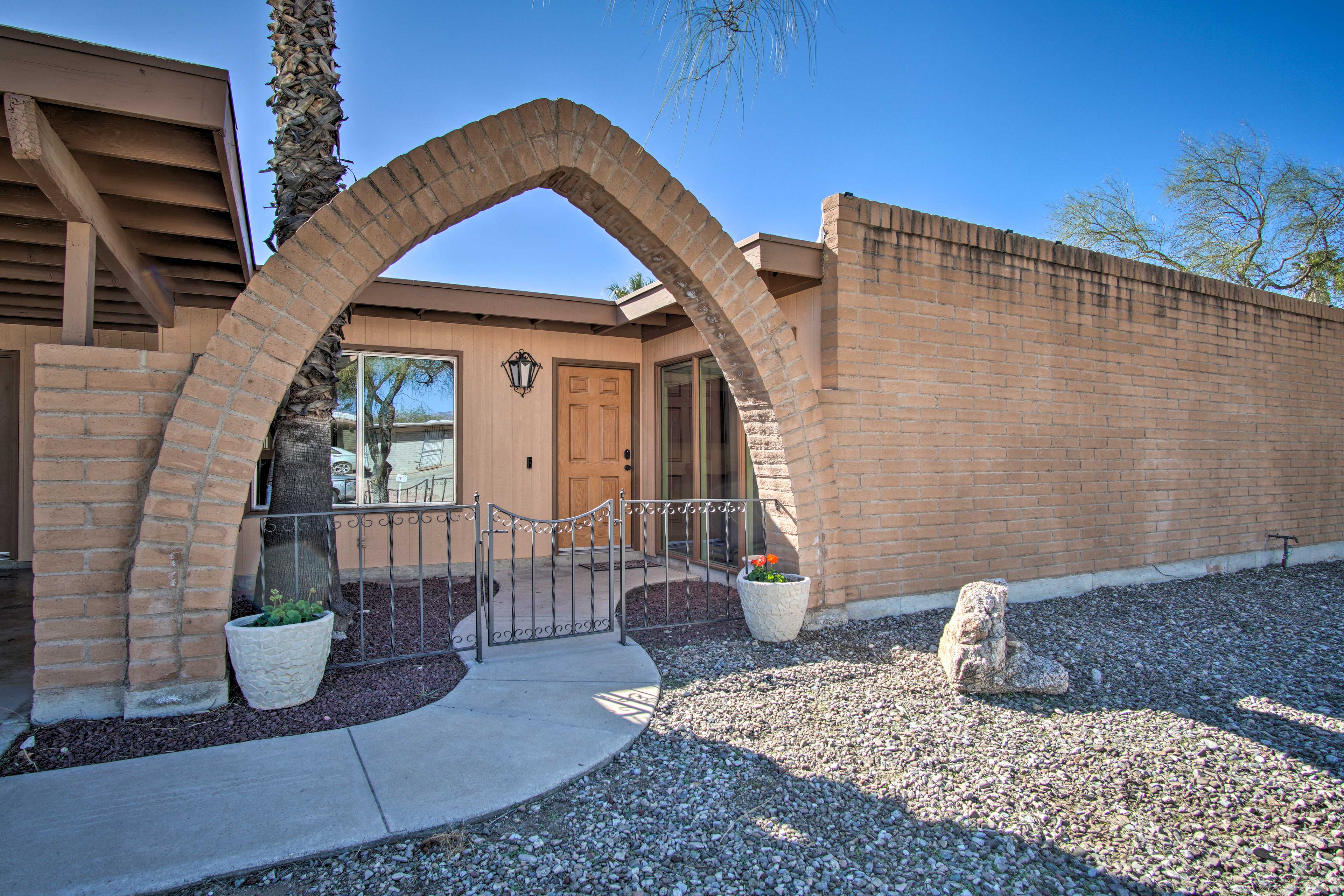 Front Entry | 4 Exterior Security Cameras (Facing Out)