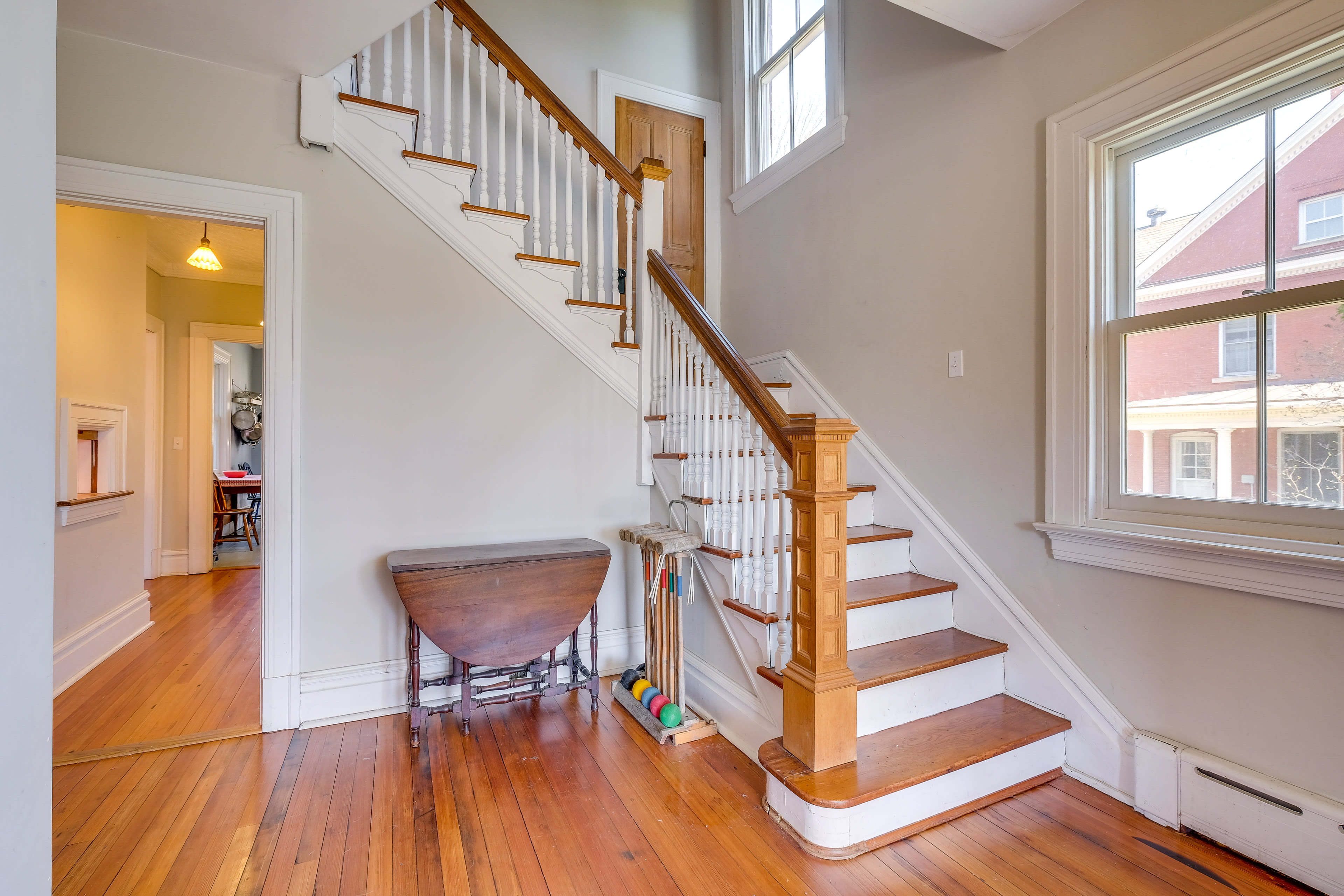 Foyer | Stairs to Bedrooms