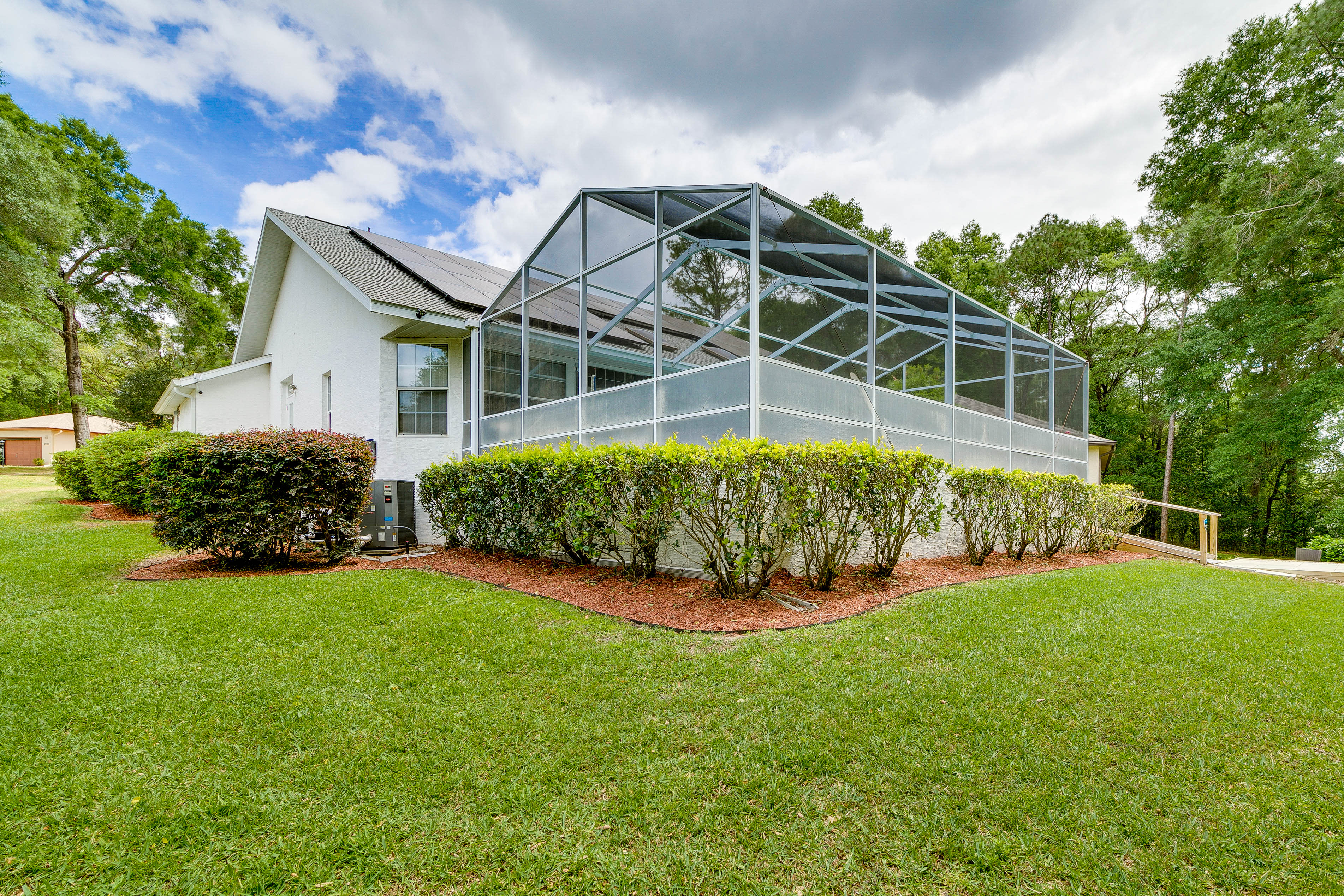 Home Exterior | Lanai | 4 Exterior Security Cameras (Facing Out)