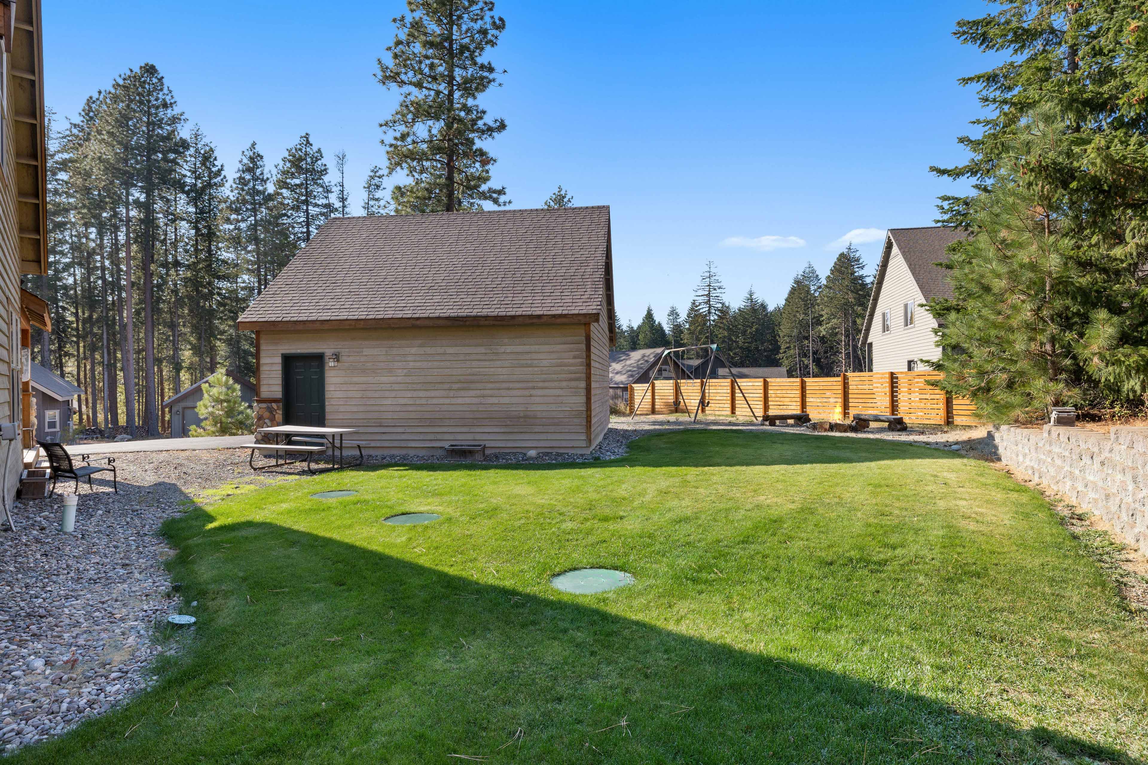 Private Backyard | Fire Pit