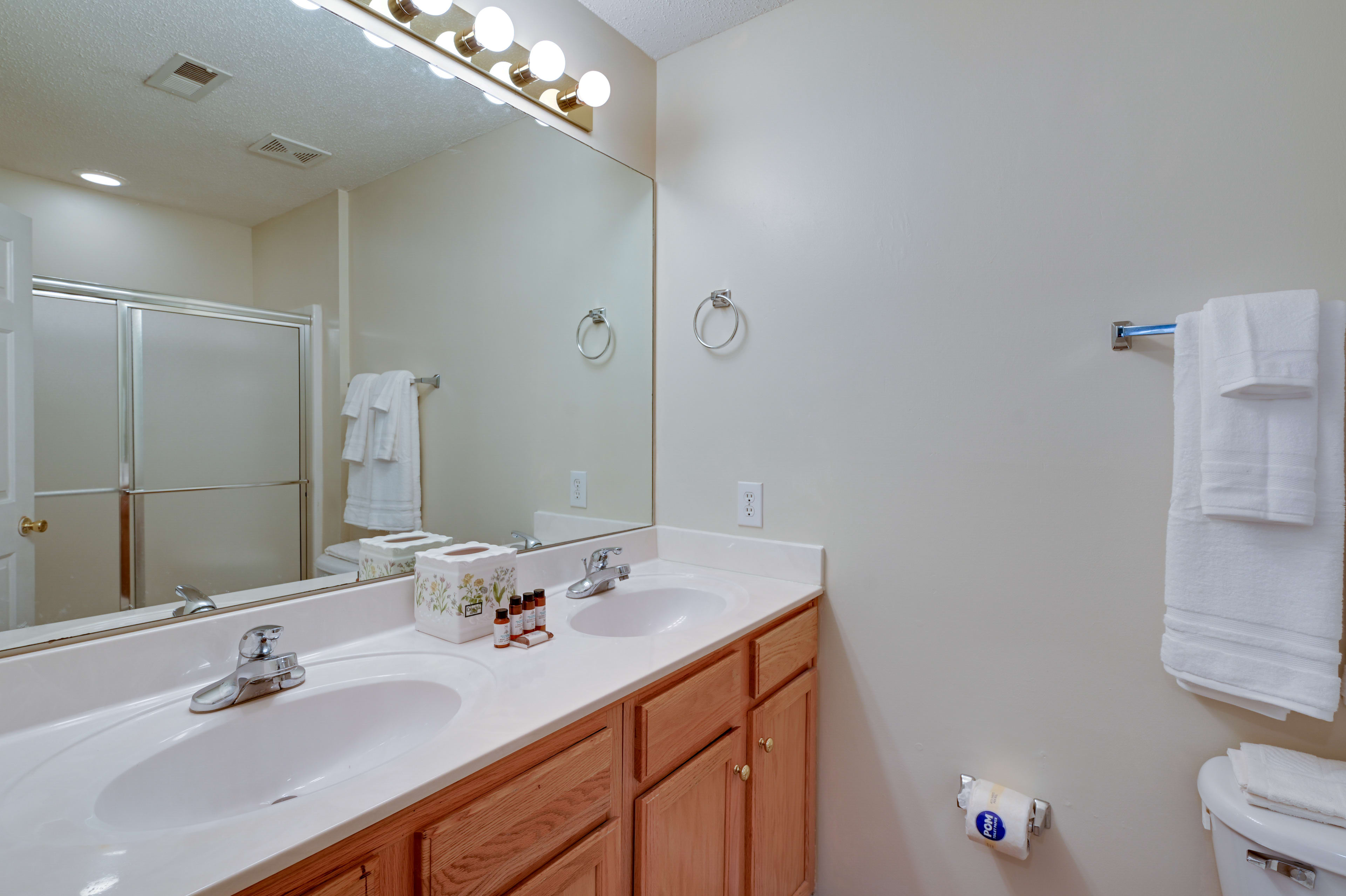 En-Suite Bathroom | 1st Floor | Towels Provided