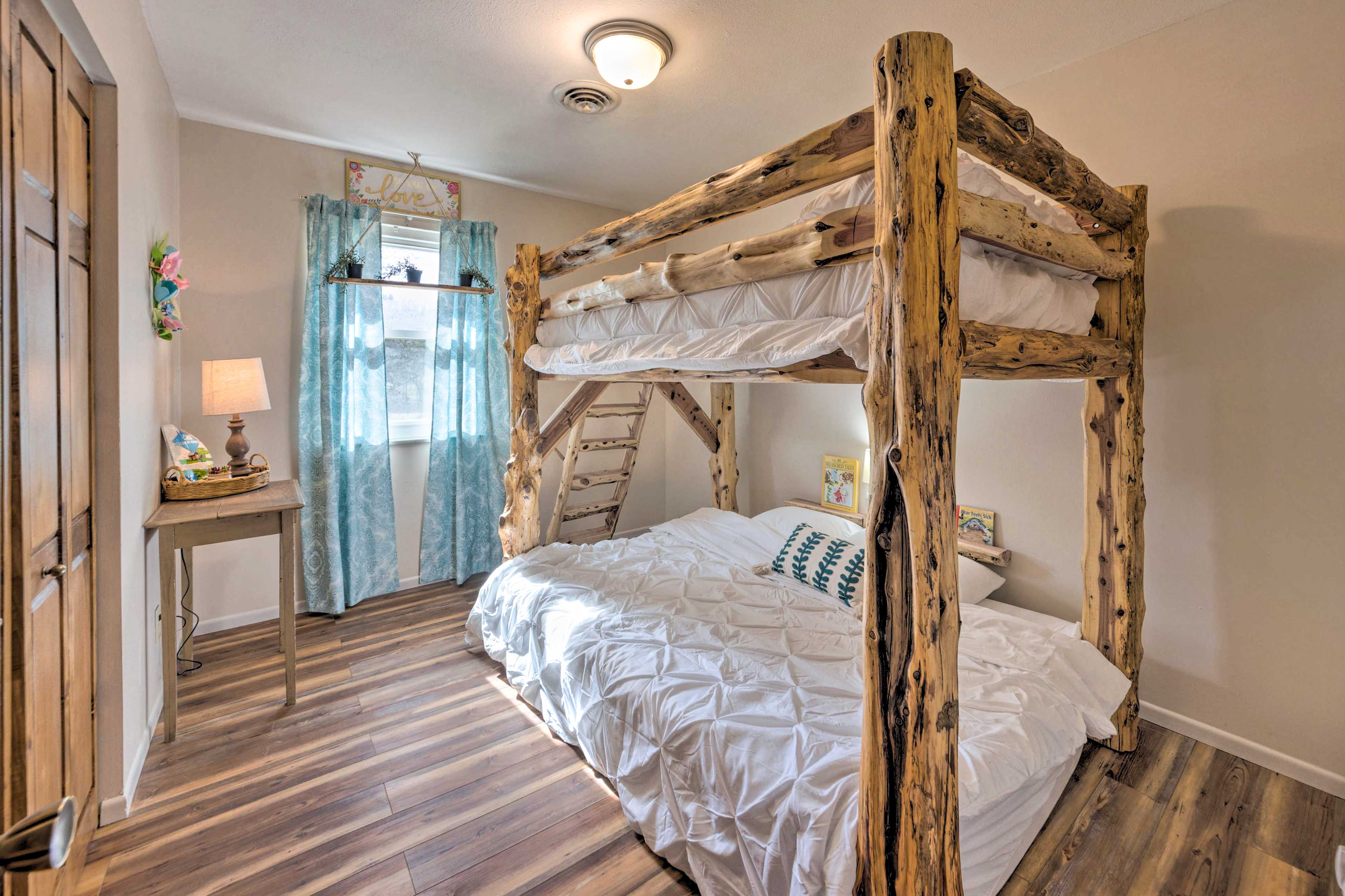 Bedroom 2 | Full/Queen Bunk Bed