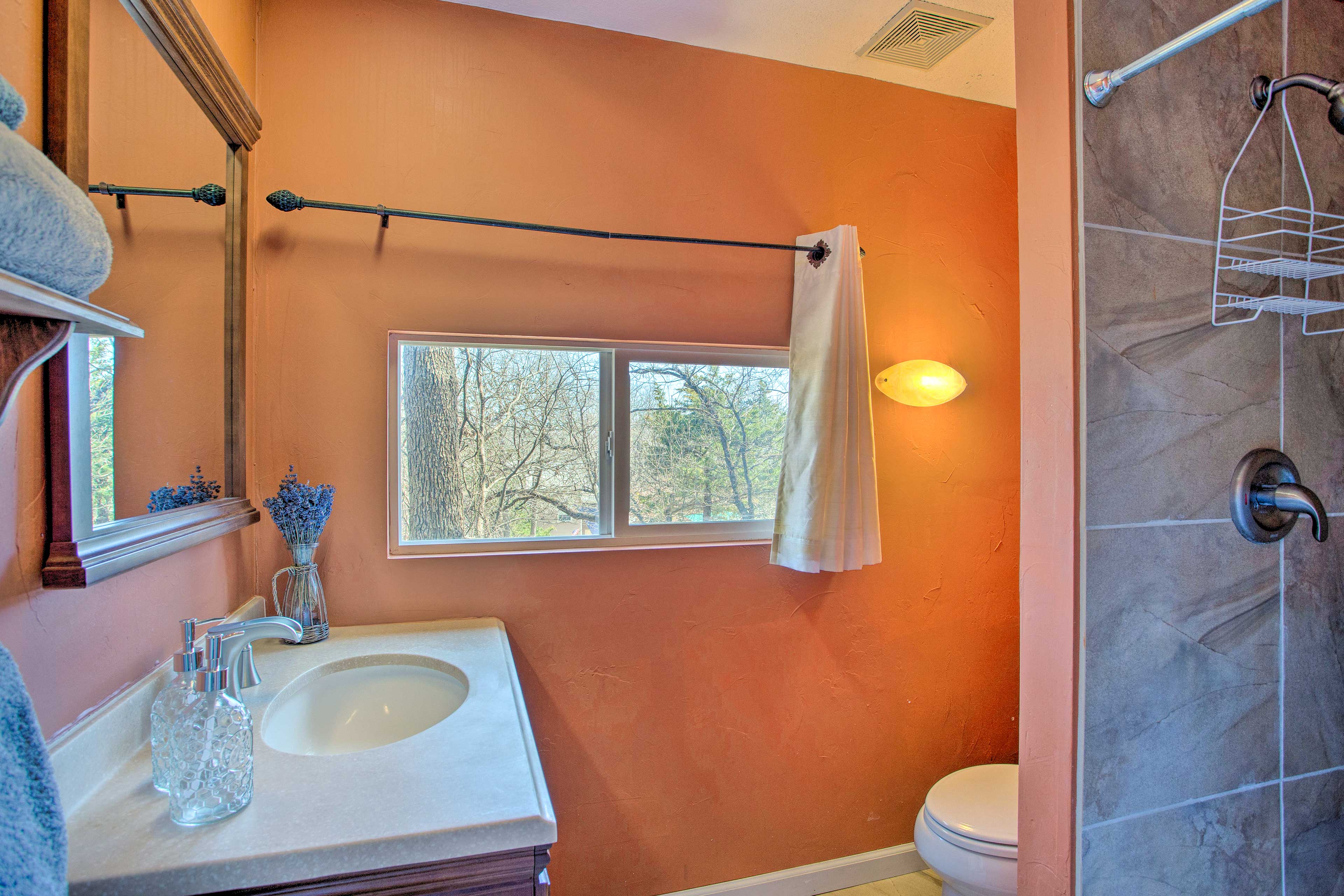 Full Bathroom (Cottage)