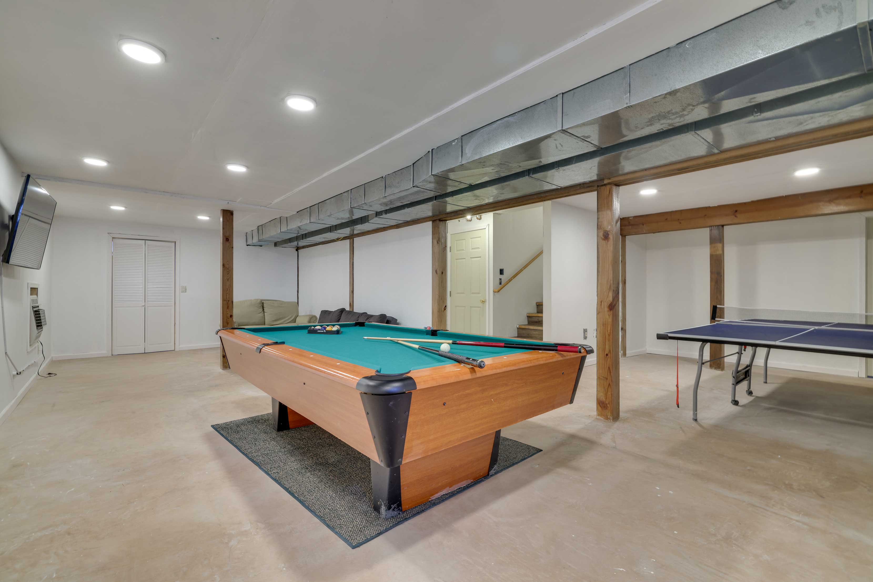 Game Room | Lower Level | Sleeper Sofa | Pool Table | Ping Pong Table