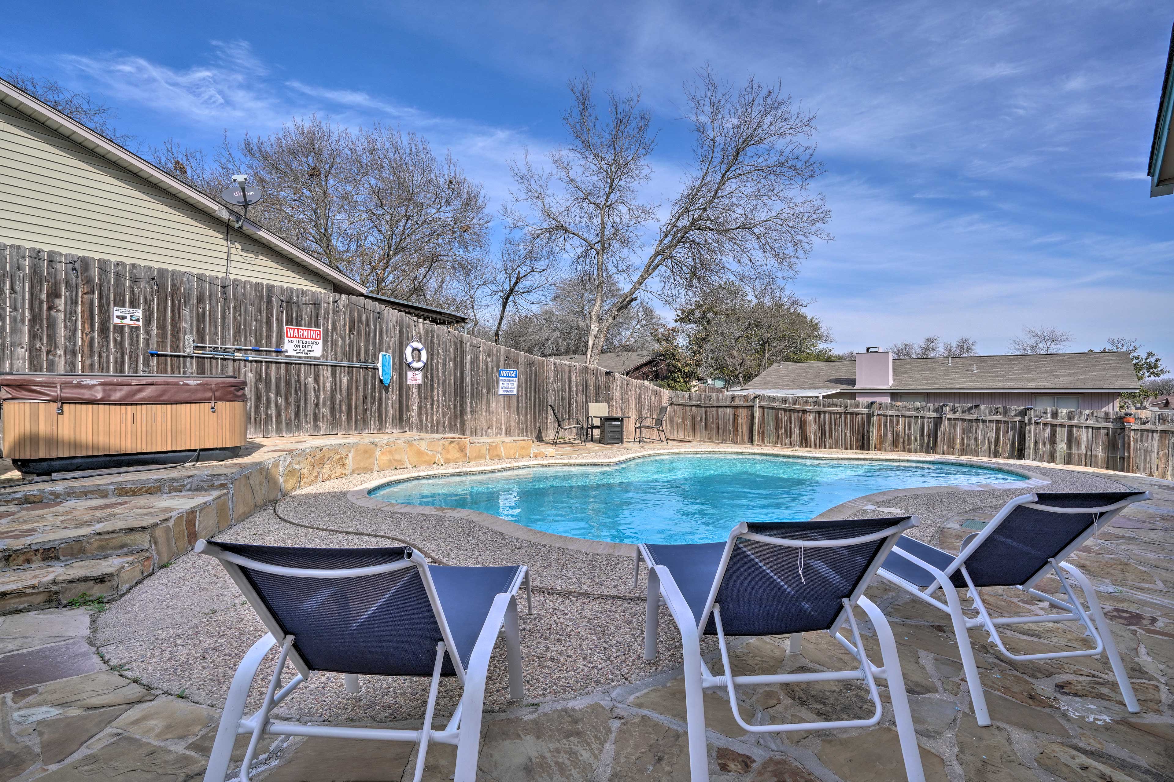 Backyard | Outdoor Pool | Hot Tub | Fire Pit