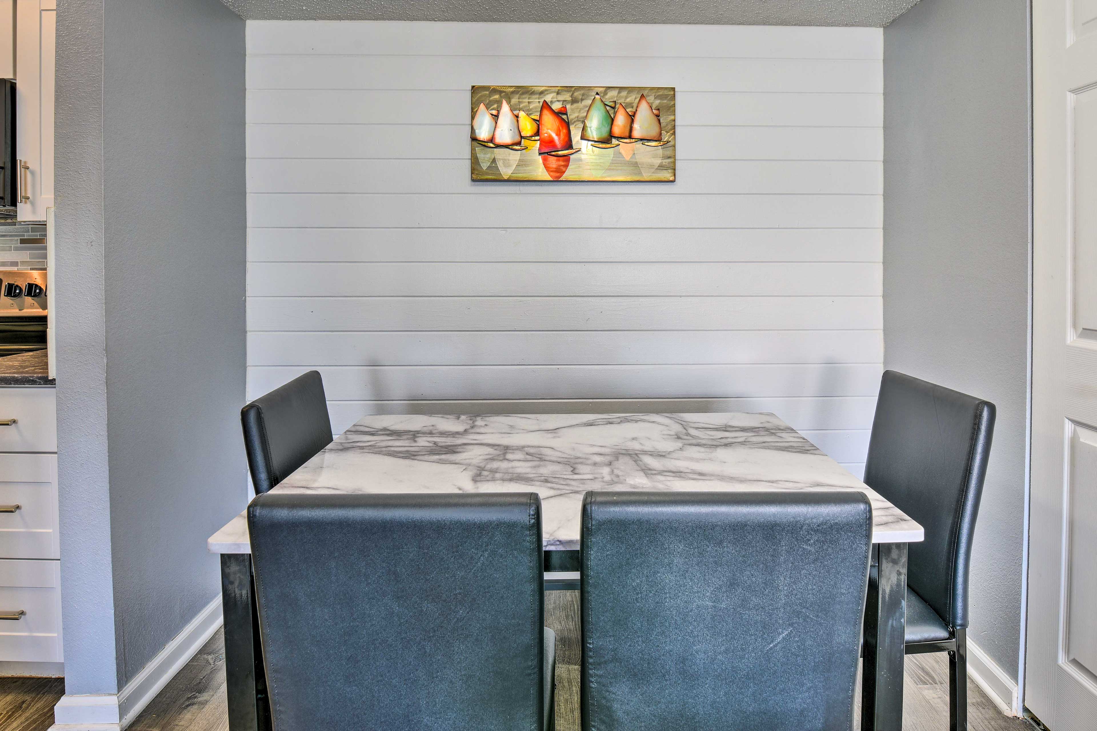 Dining Area | Dishware Provided