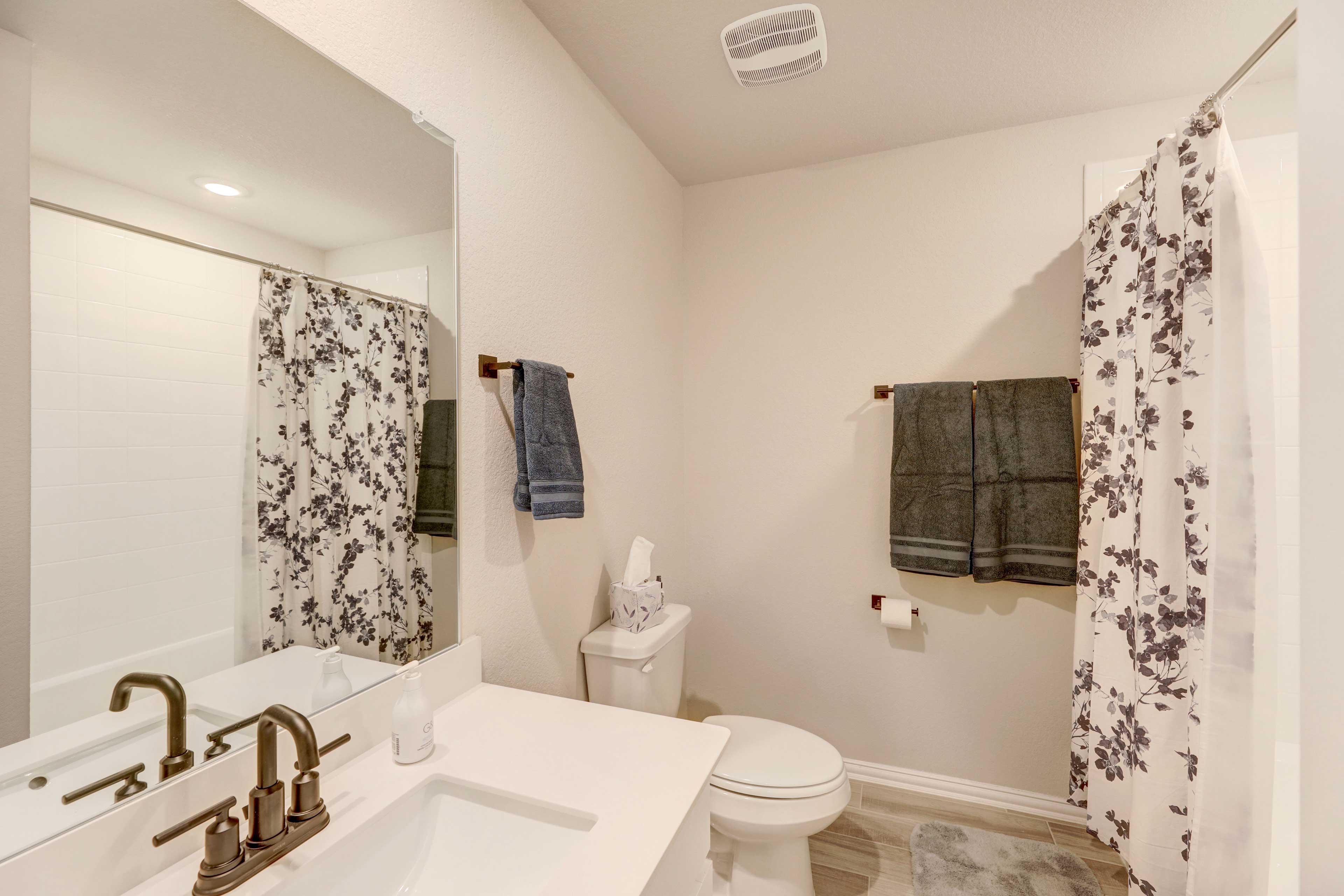 Bathroom | Towels Provided | Complimentary Toiletries