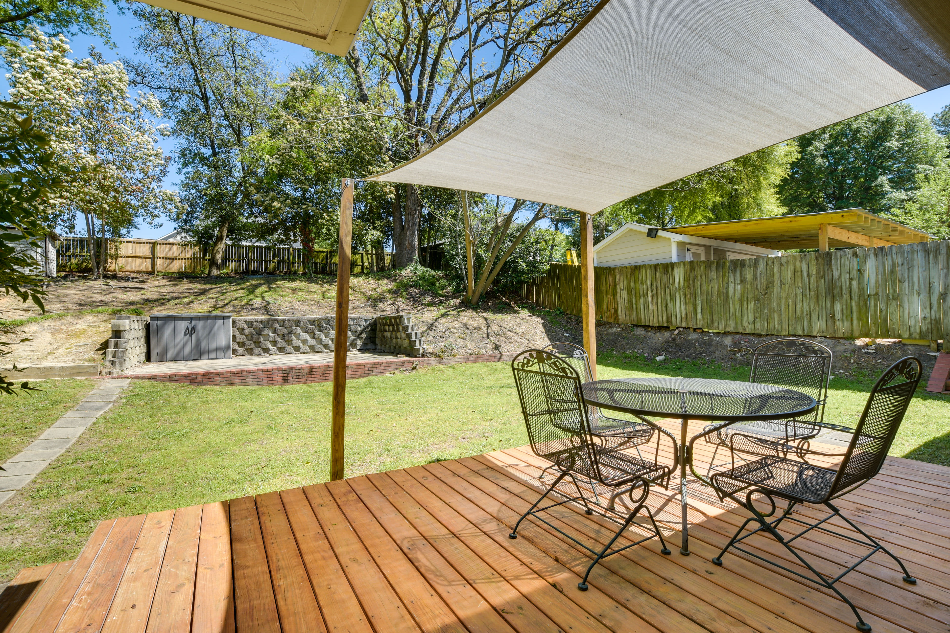 Private Yard | Deck w/ Outdoor Seating