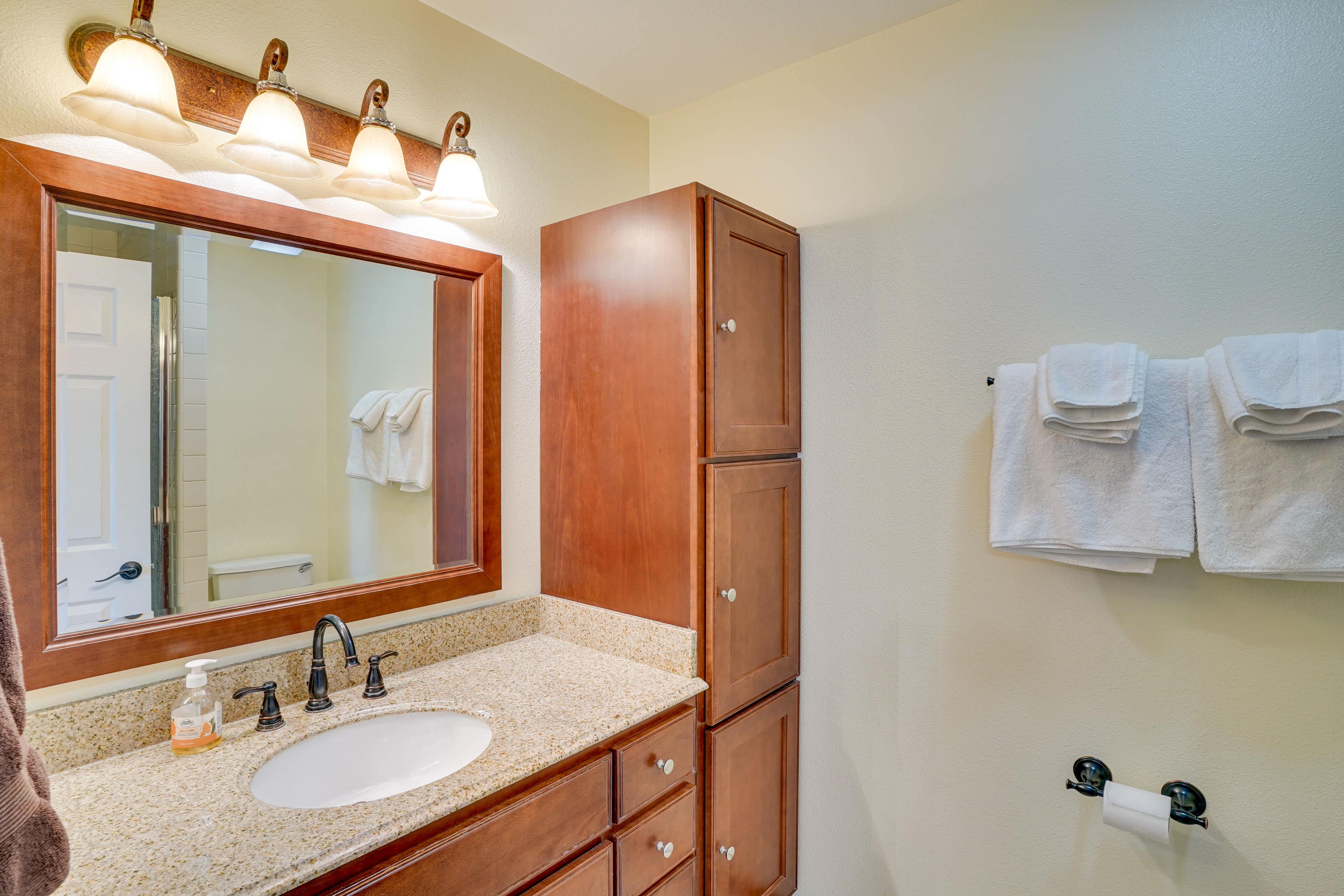 En-Suite Bathroom | Access via Bedroom 1 | Complimentary Toiletries