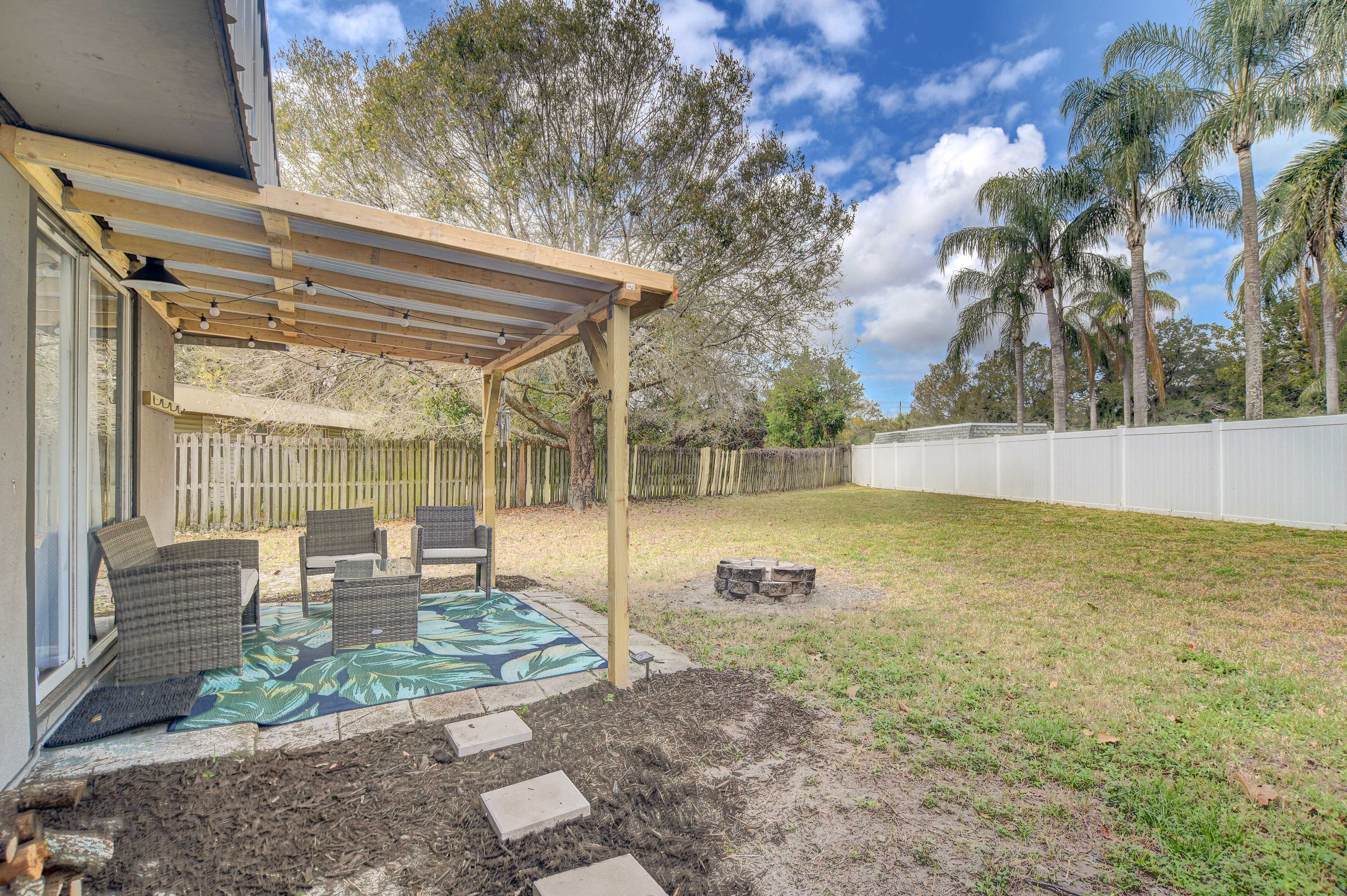 Fenced-In Yard | Fire Pit | Outdoor Shower | Portable Swing