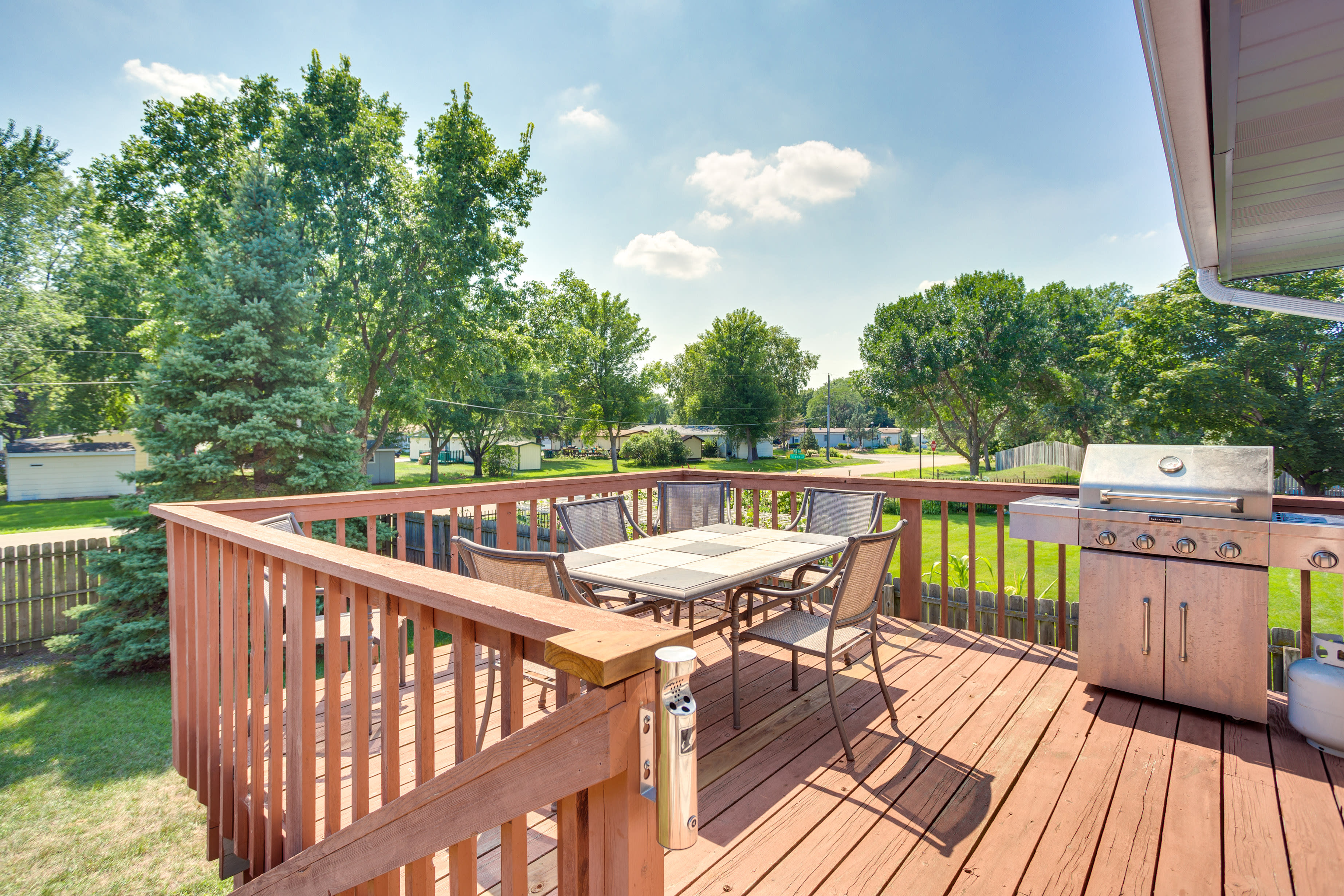 Back Deck | Outdoor Dining | Gas Grill