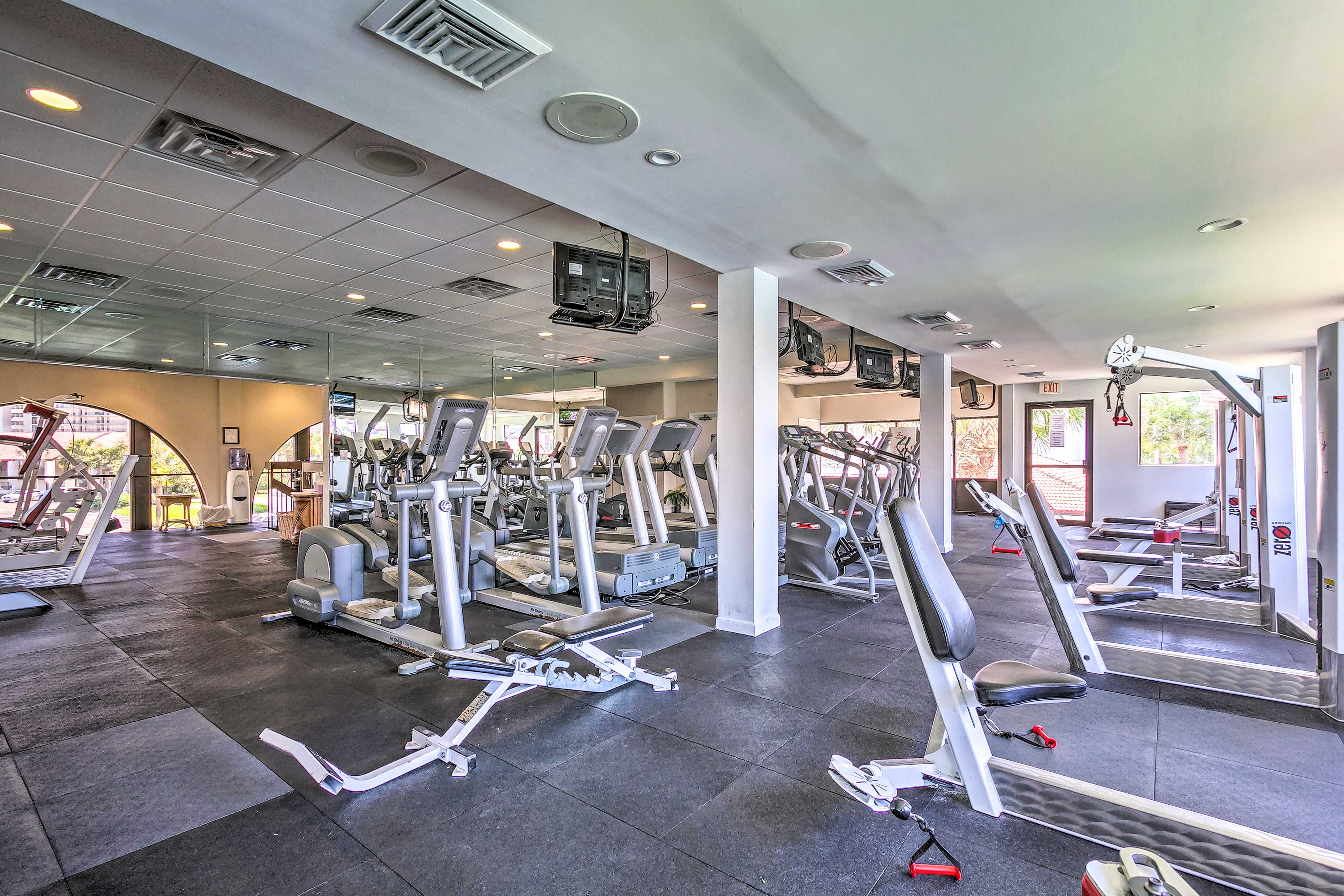 Community Fitness Center | Racquetball Court