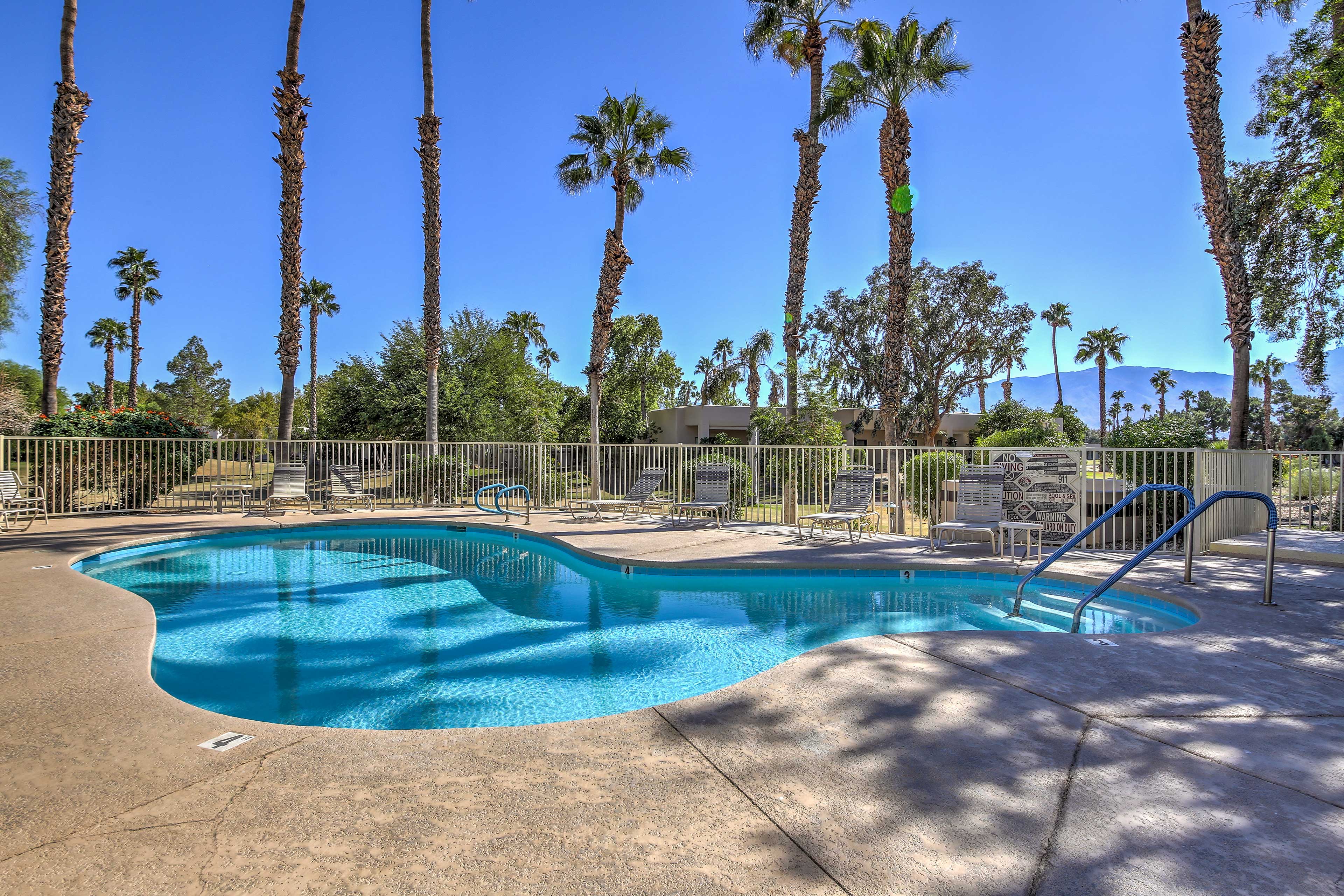 Outdoor Pools & Hot Tubs