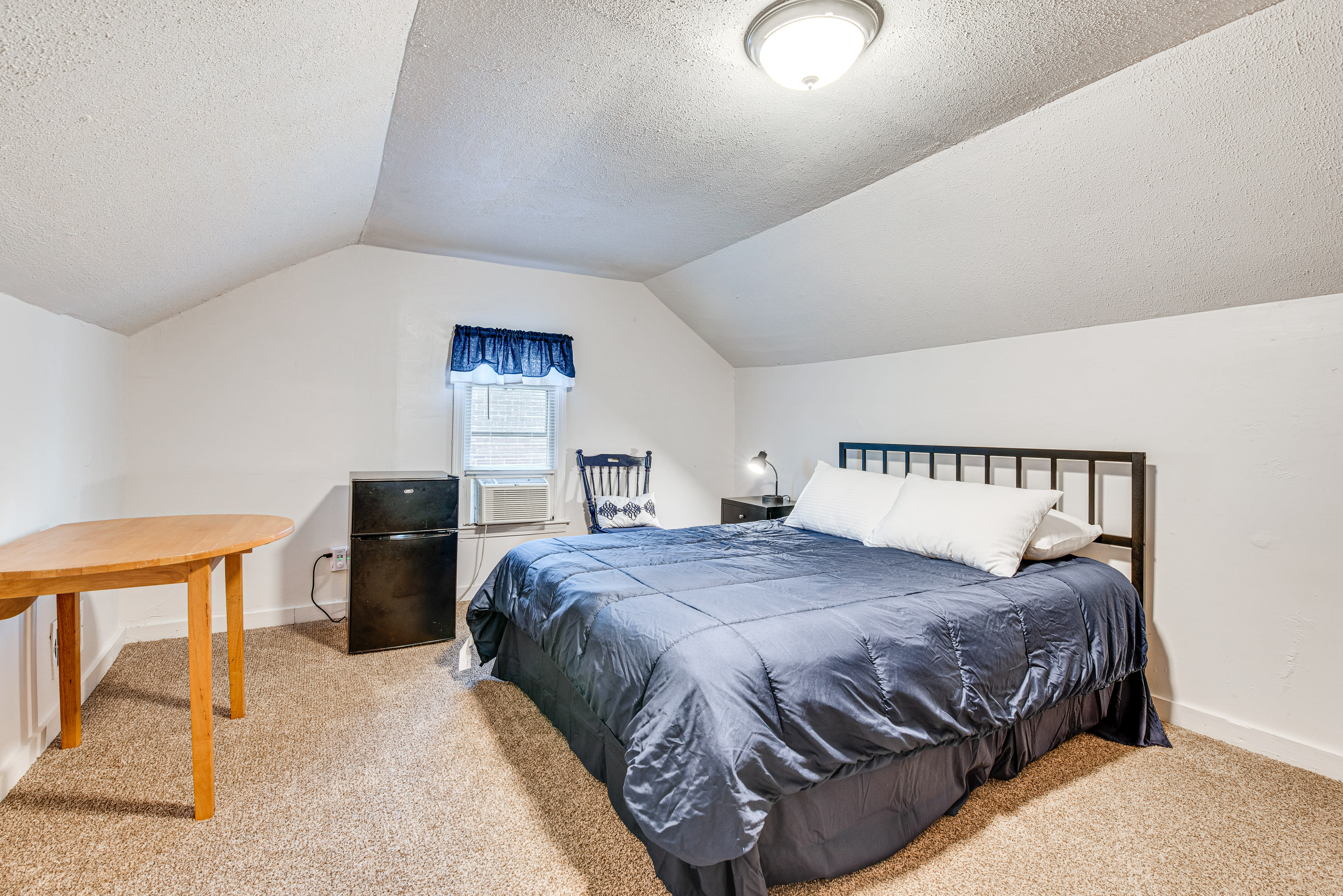 Upstairs Living Area | 2nd Floor | Queen Bed | Laptop-Friendly Workspace