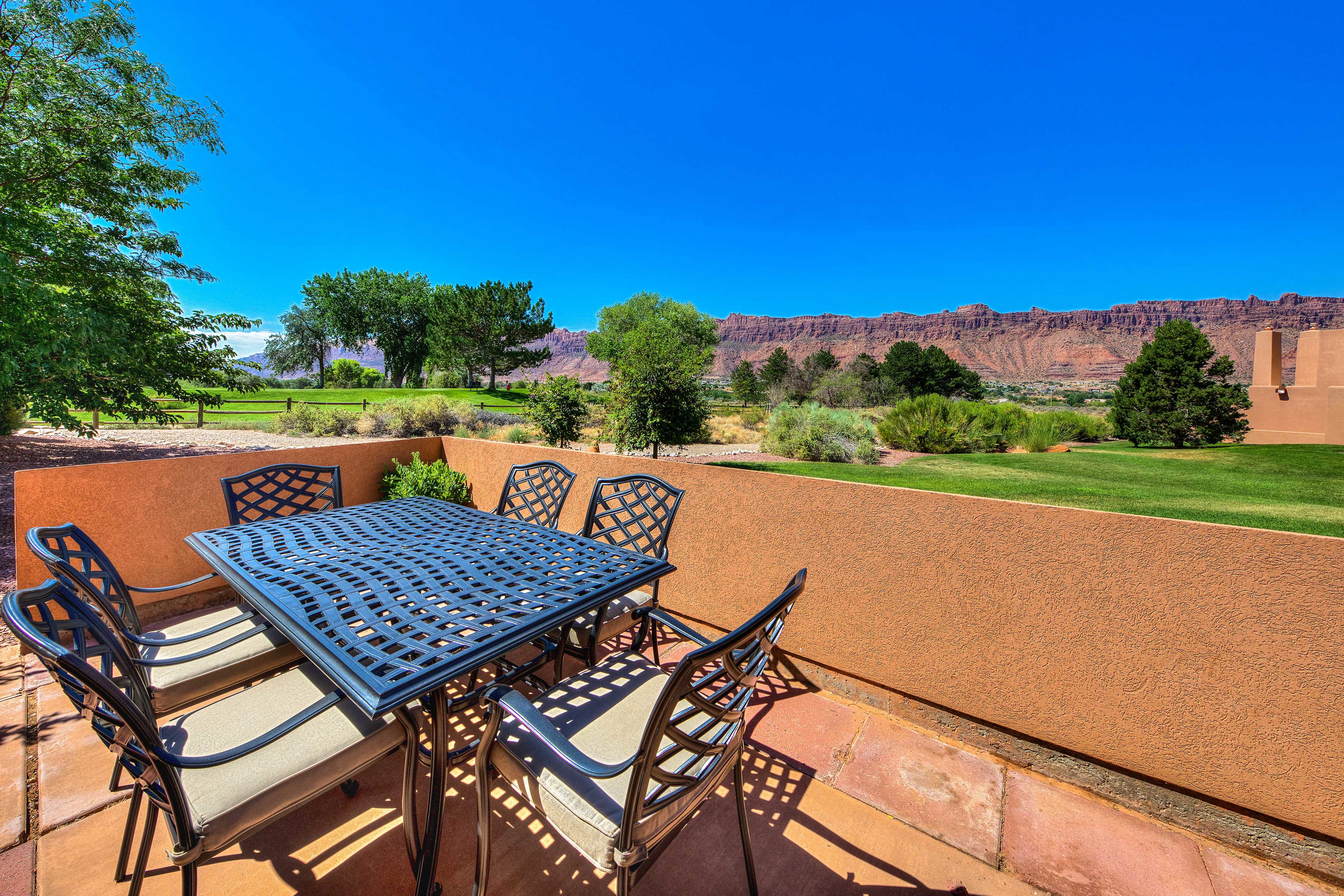 Outdoor Space | Private Patio | Dining Area