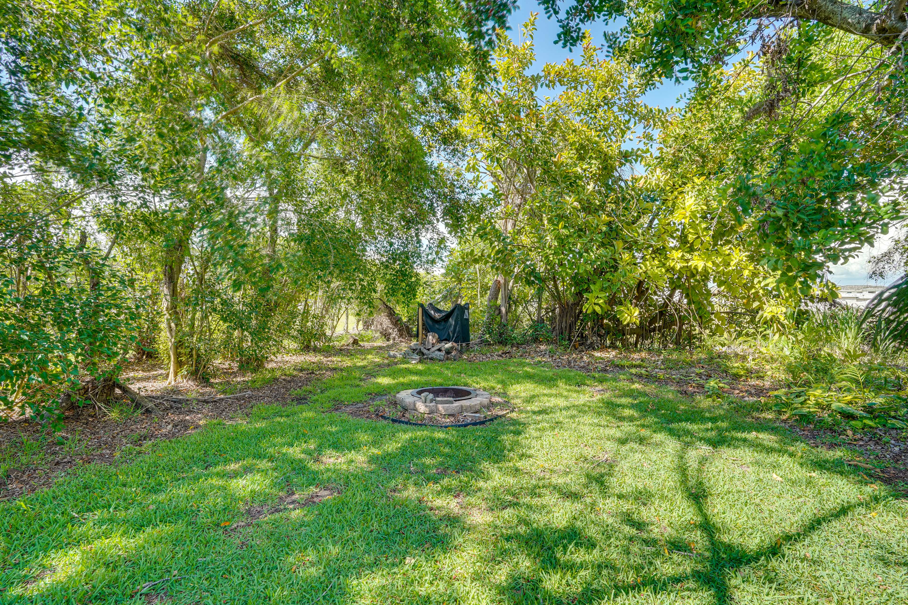 Private Backyard | Wood-Burning Fire Pit