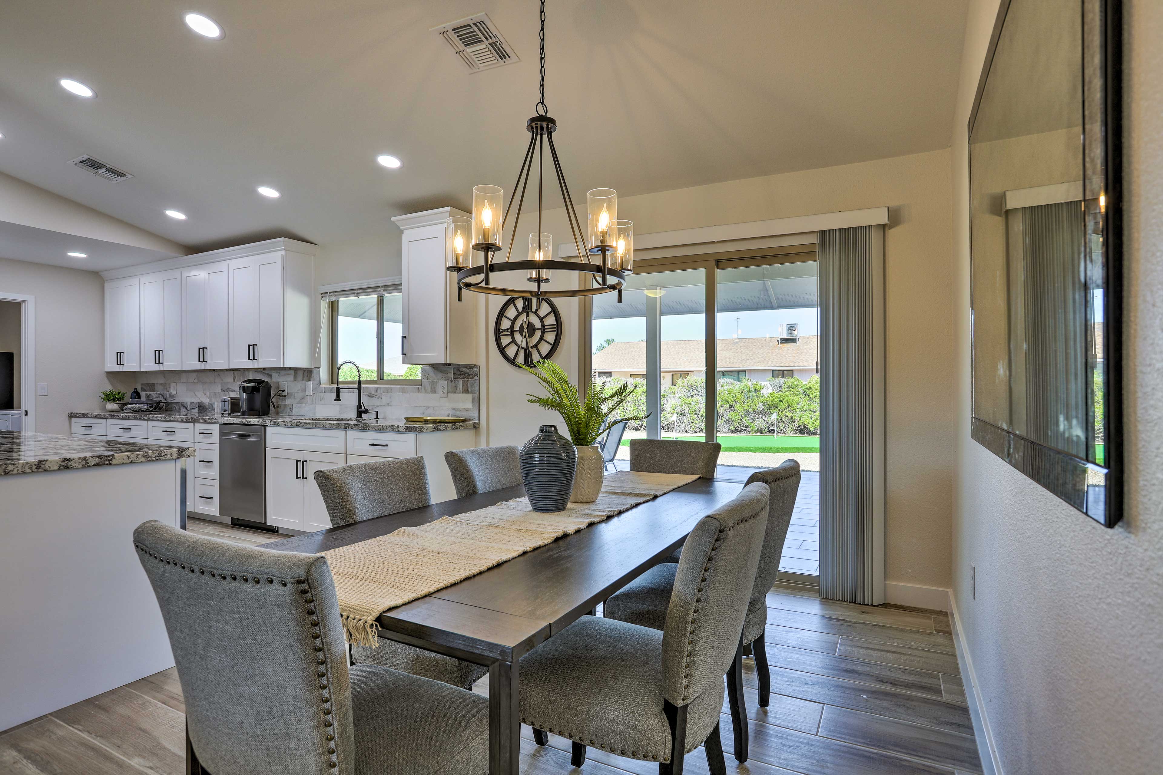 Dining Area | Dishware & Flatware Provided