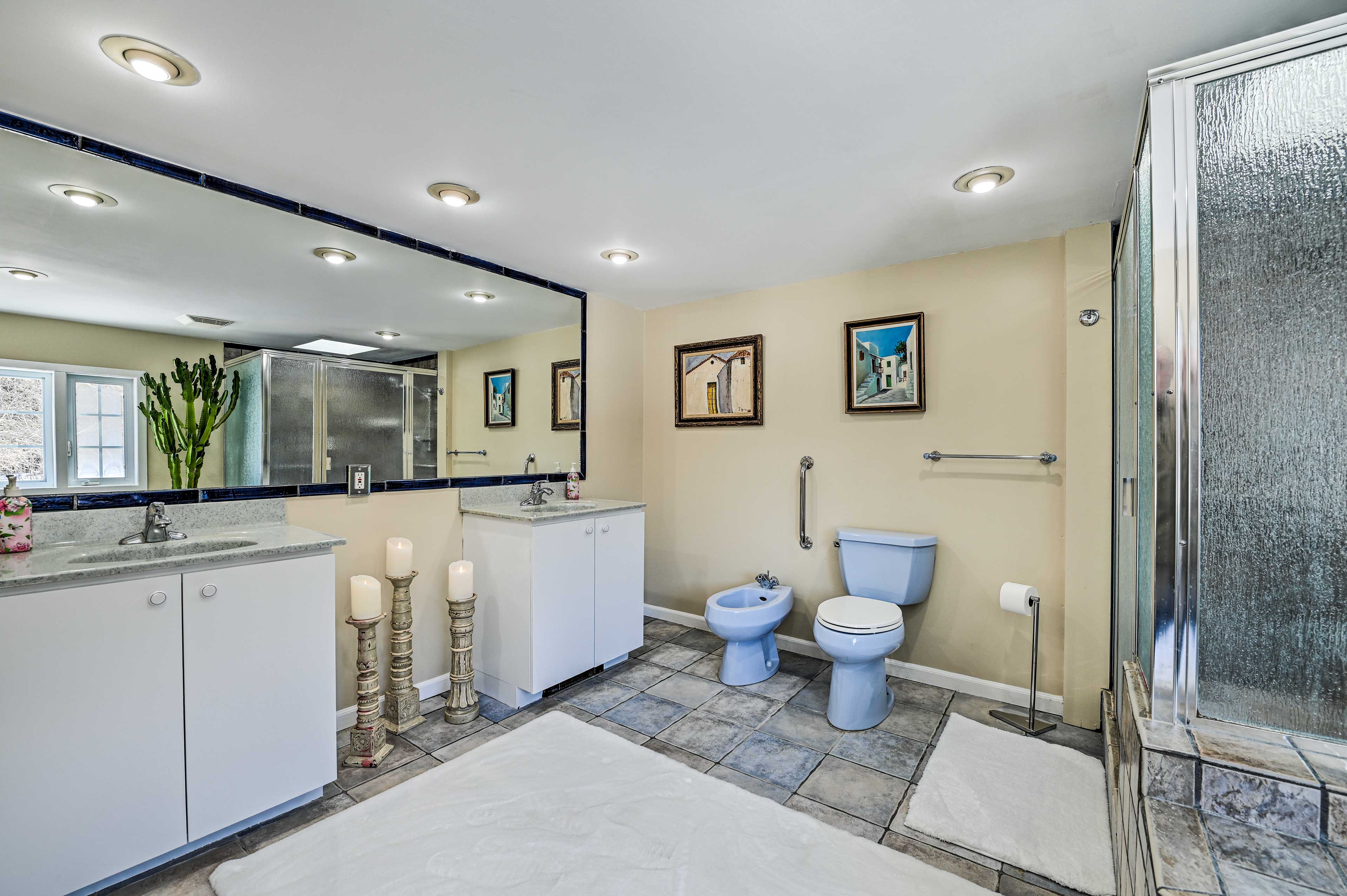 En-Suite Bathroom | 1st Floor