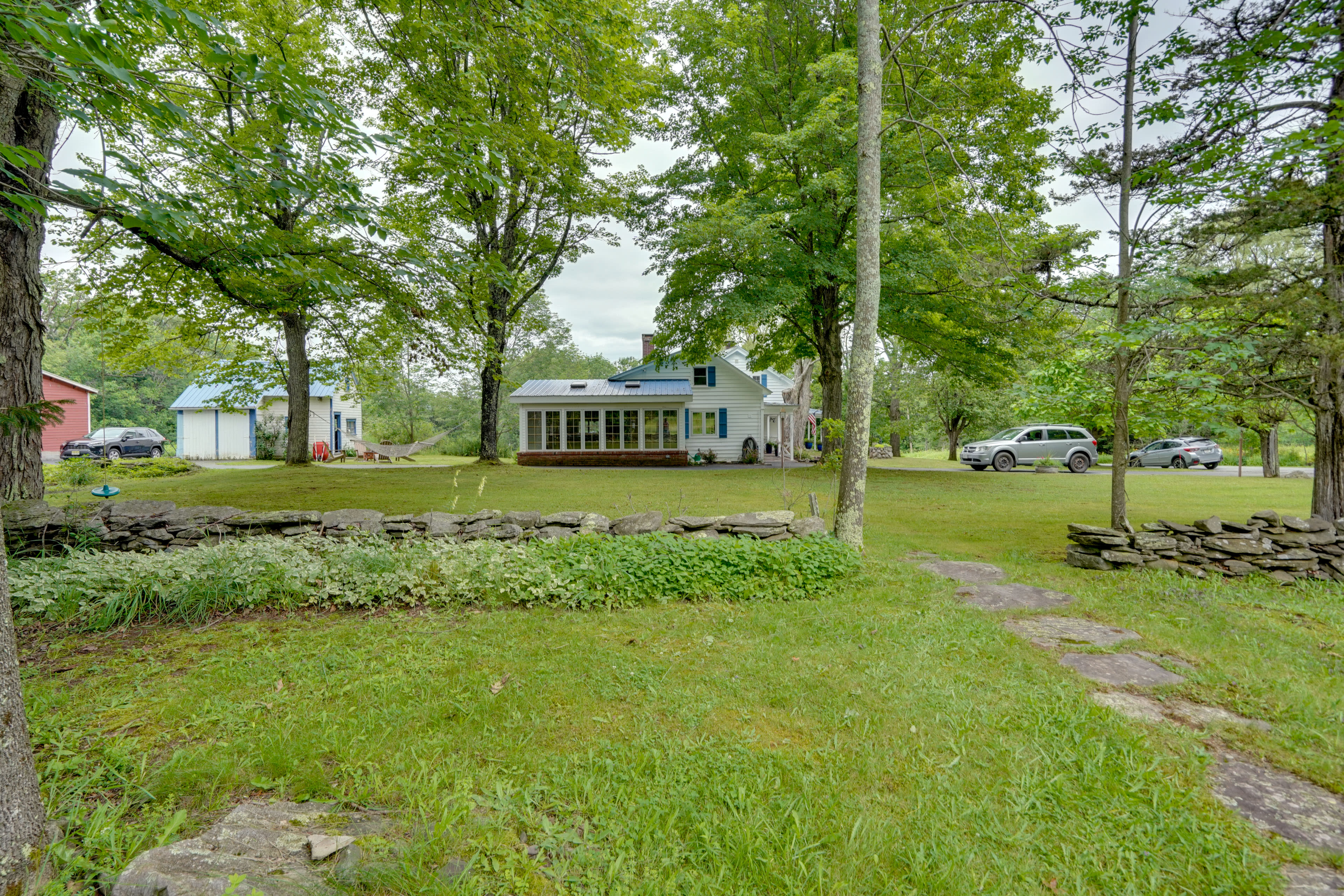 Yard | Outdoor Dining Area | Grill