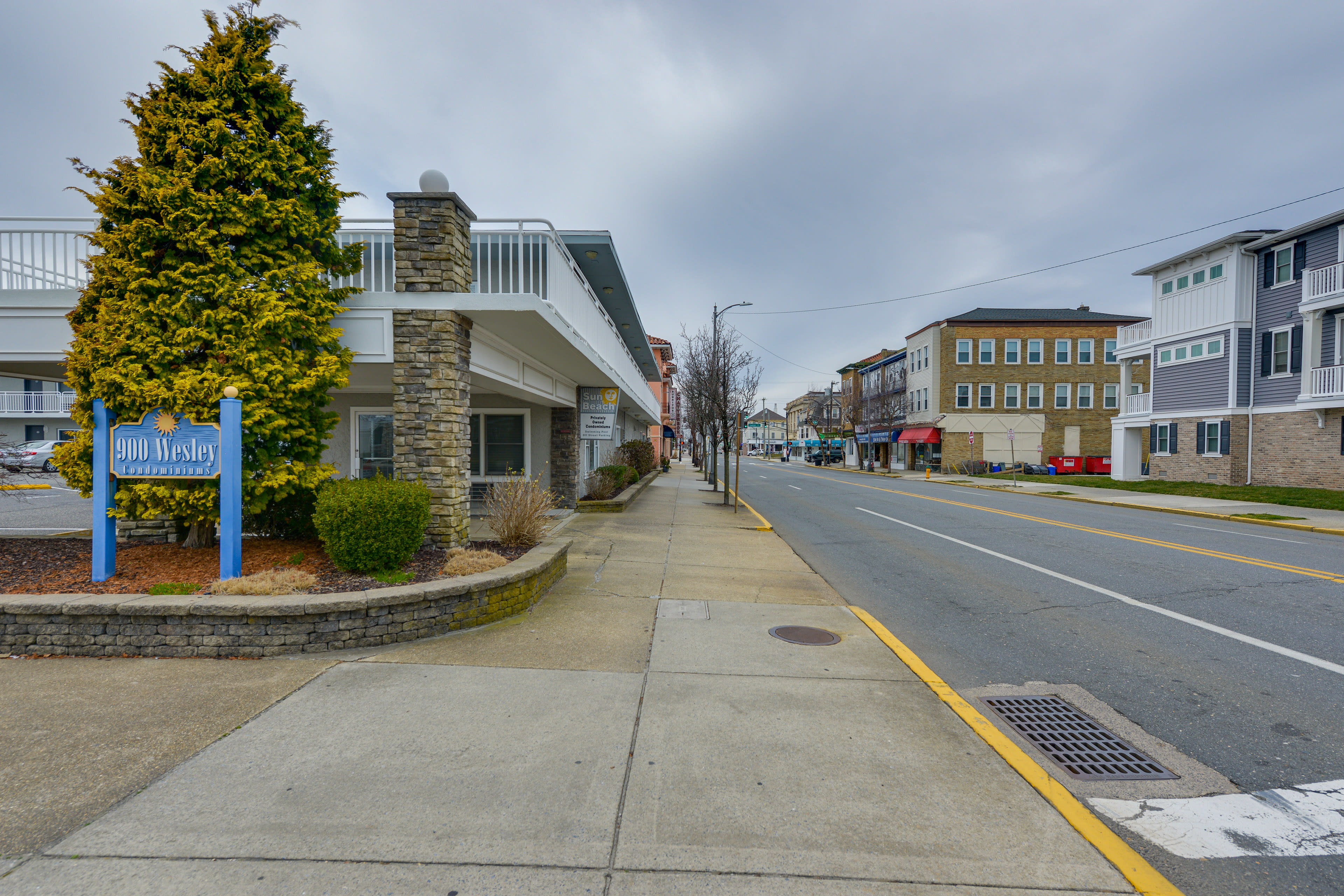 Ocean City Condo w/ Pool: Walk to Boardwalk!