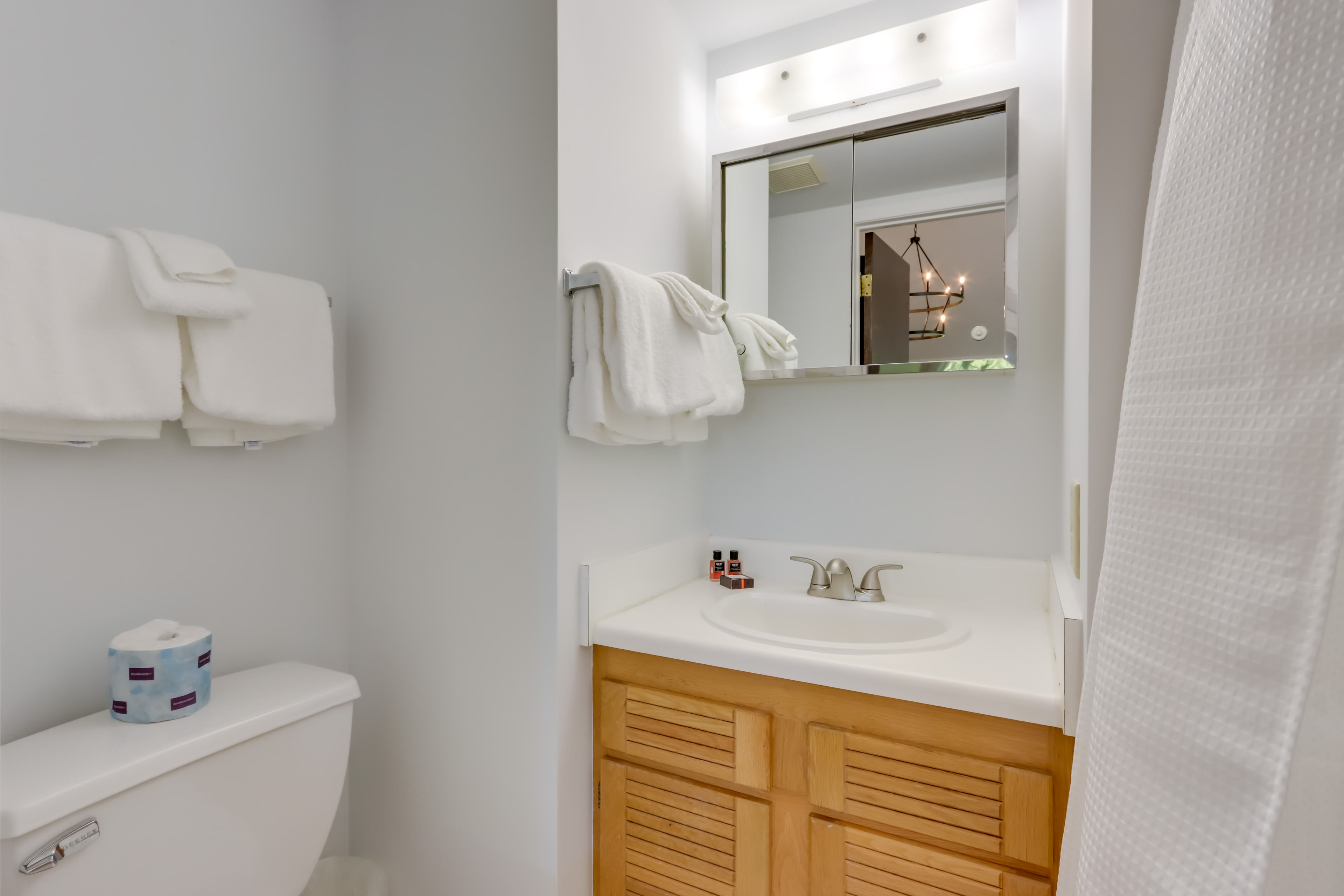 Full Bath | Complimentary Toiletries | Towels Provided