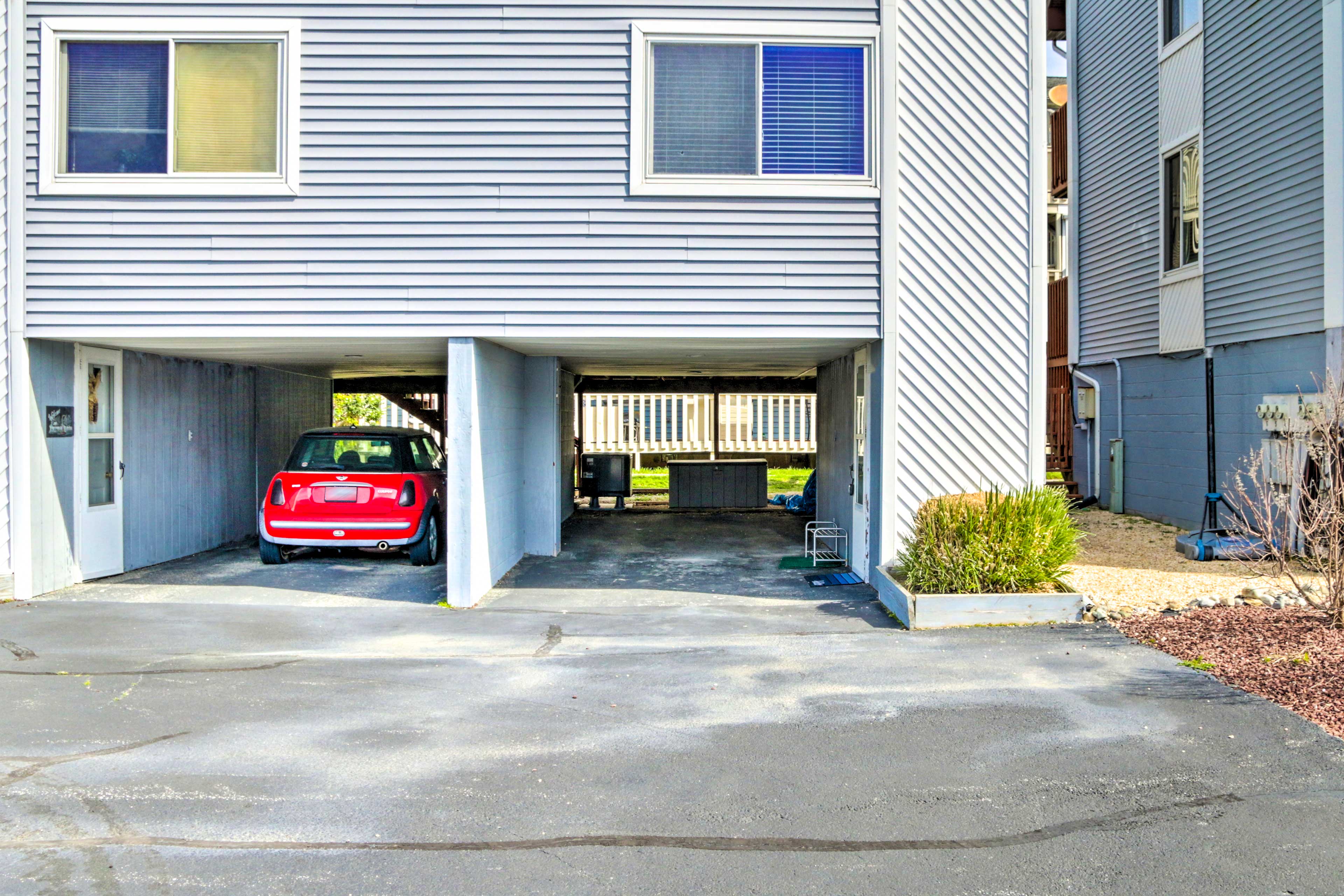 Parking | Carport (1 Vehicle) | Driveway (1 Vehicle)