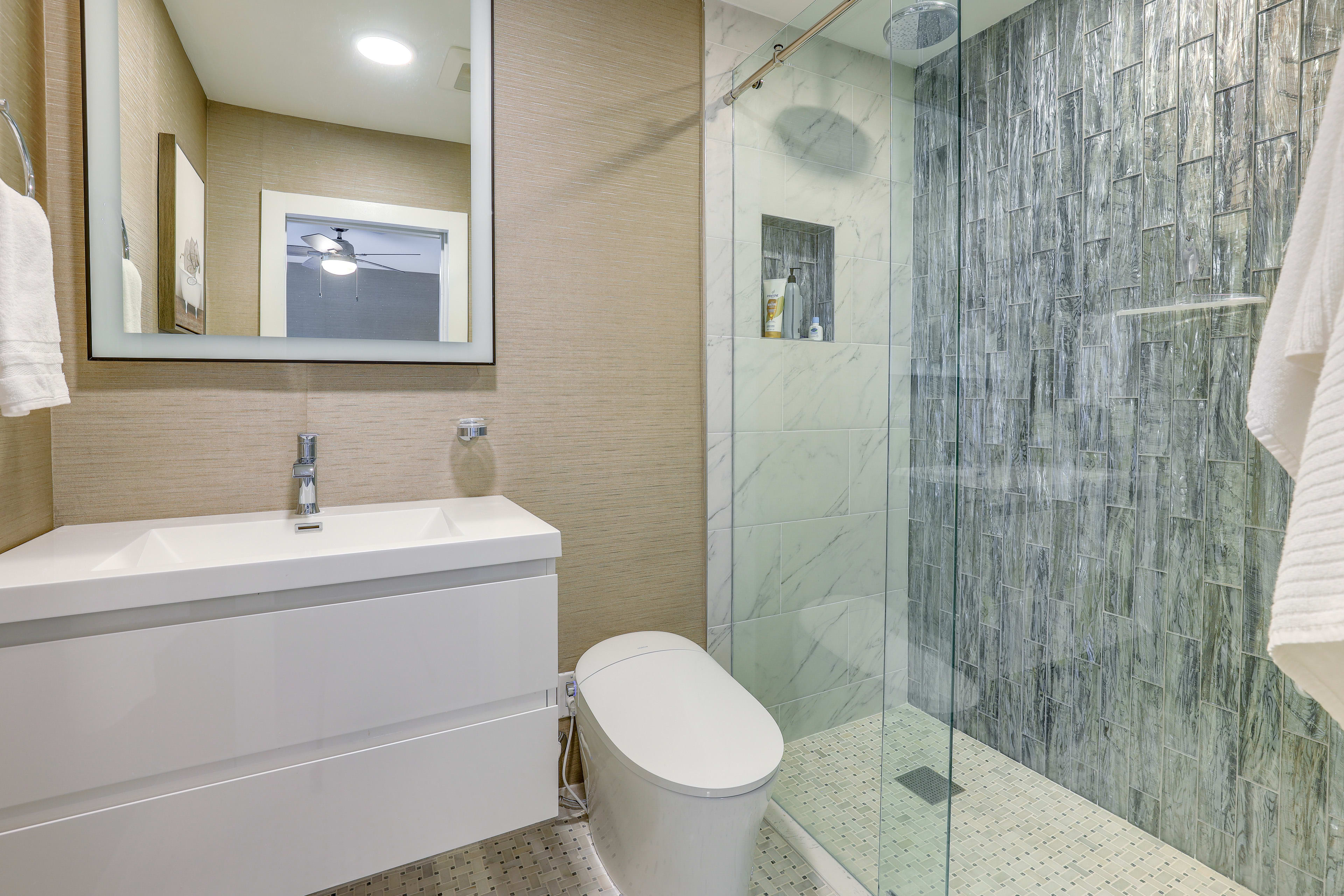 En-Suite Bathroom | Complimentary Toiletries | Hair Dryers | Towels Provided