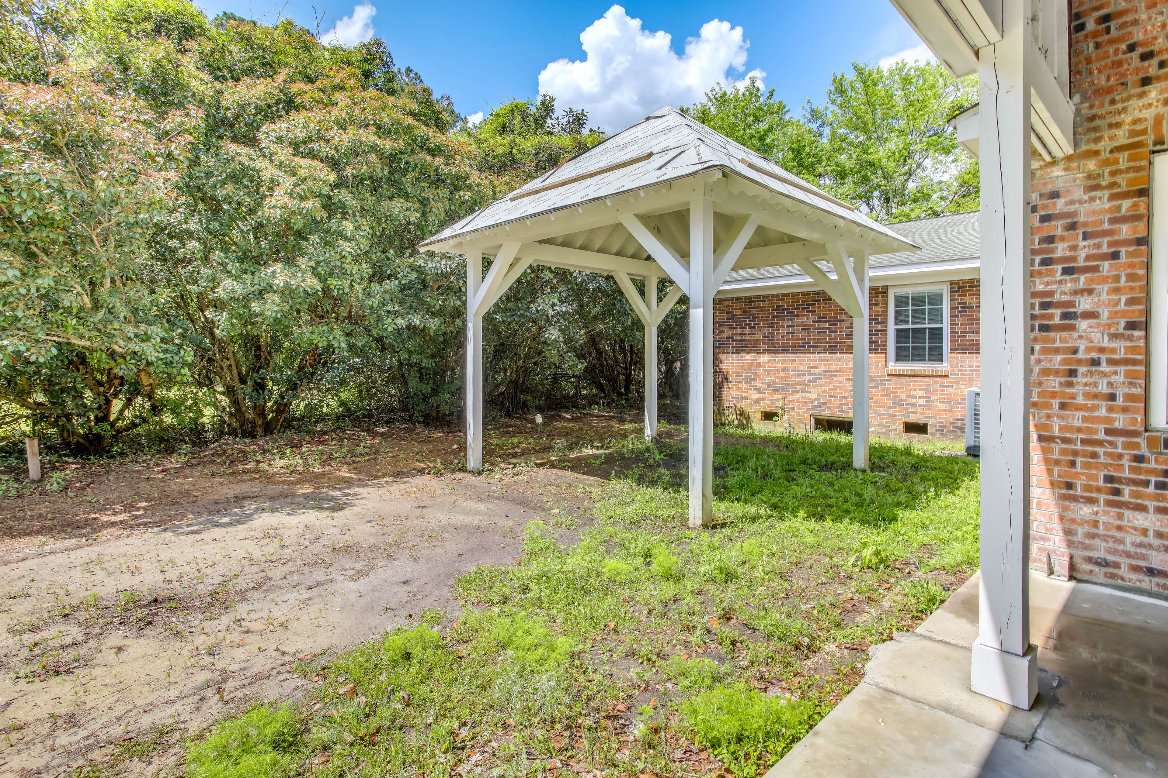 Garden w/ Gazebo