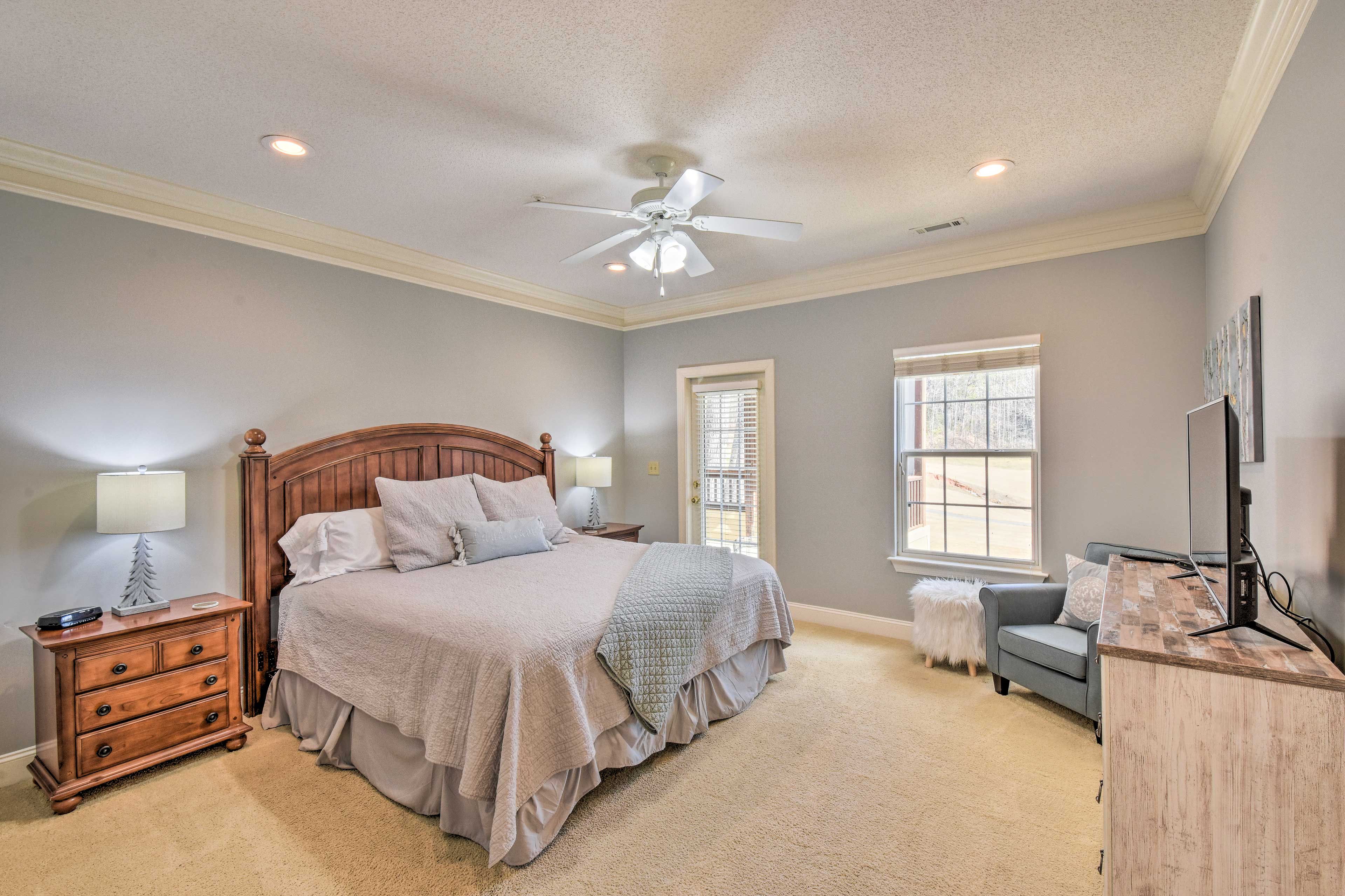 Bedroom 1 | Main Level | King Bed | Linens Provided | Smart TV