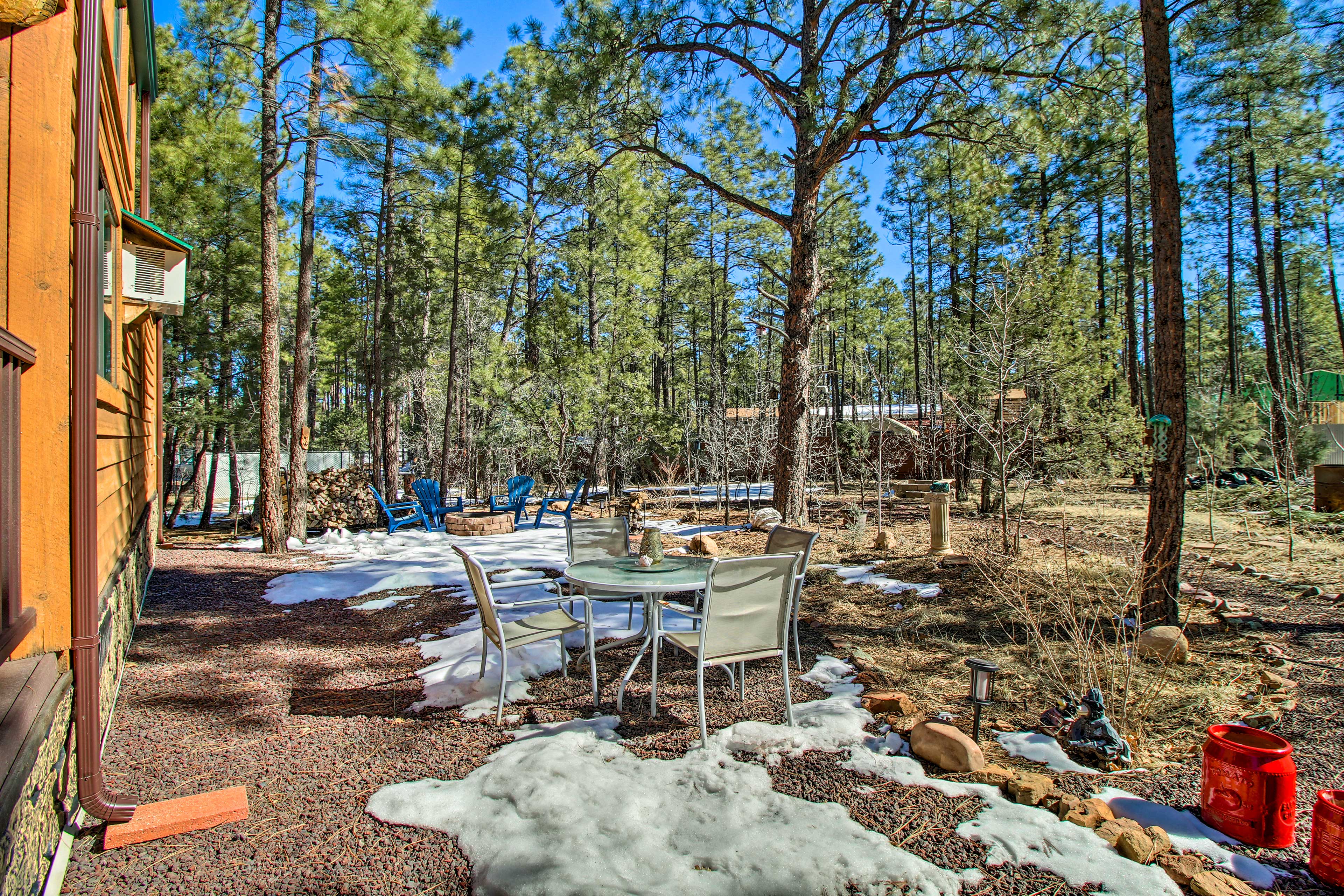Yard Area | Outdoor Dining | Fire Pit