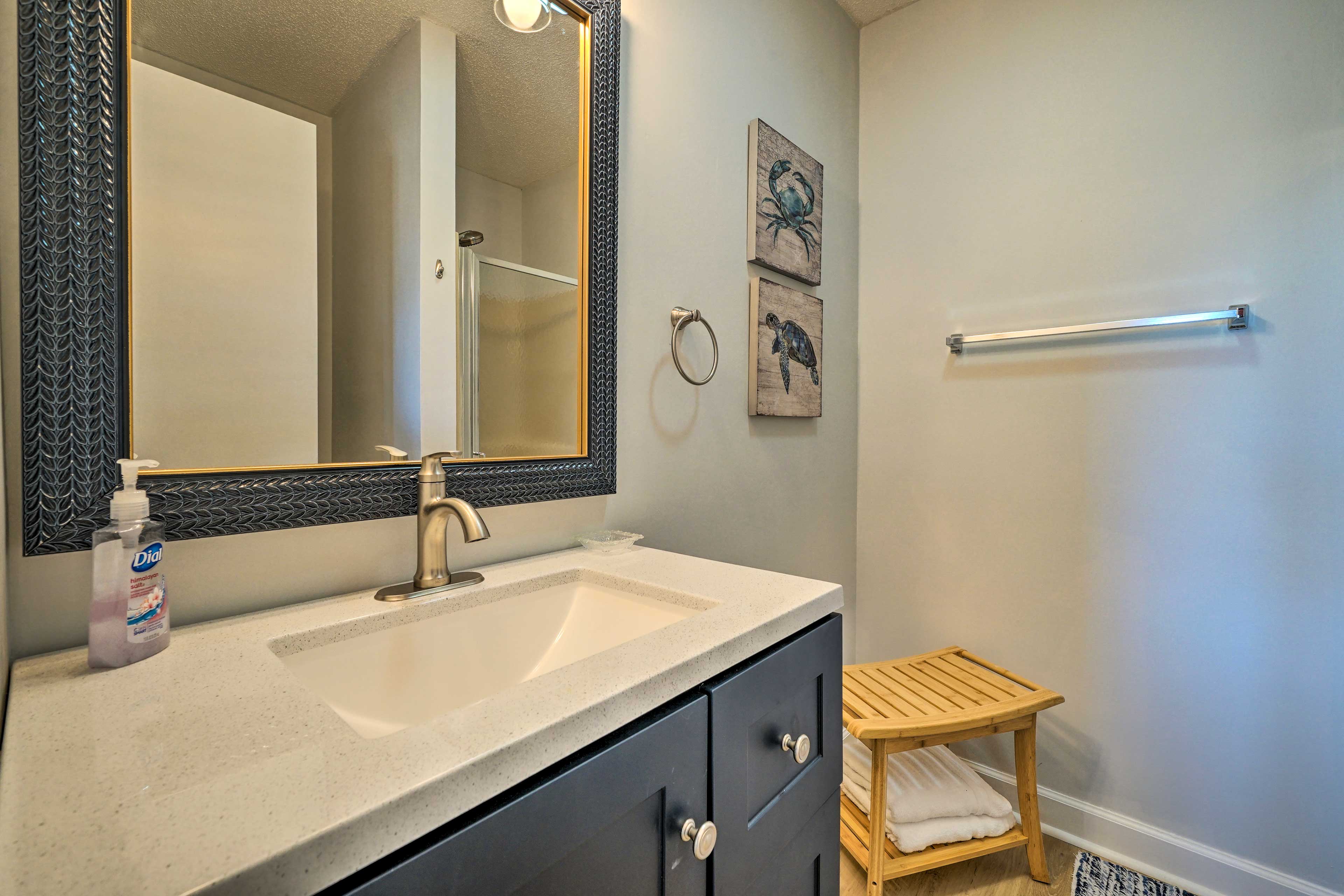 Full Bathroom | 2nd Floor | Towels Provided | Hair Dryer