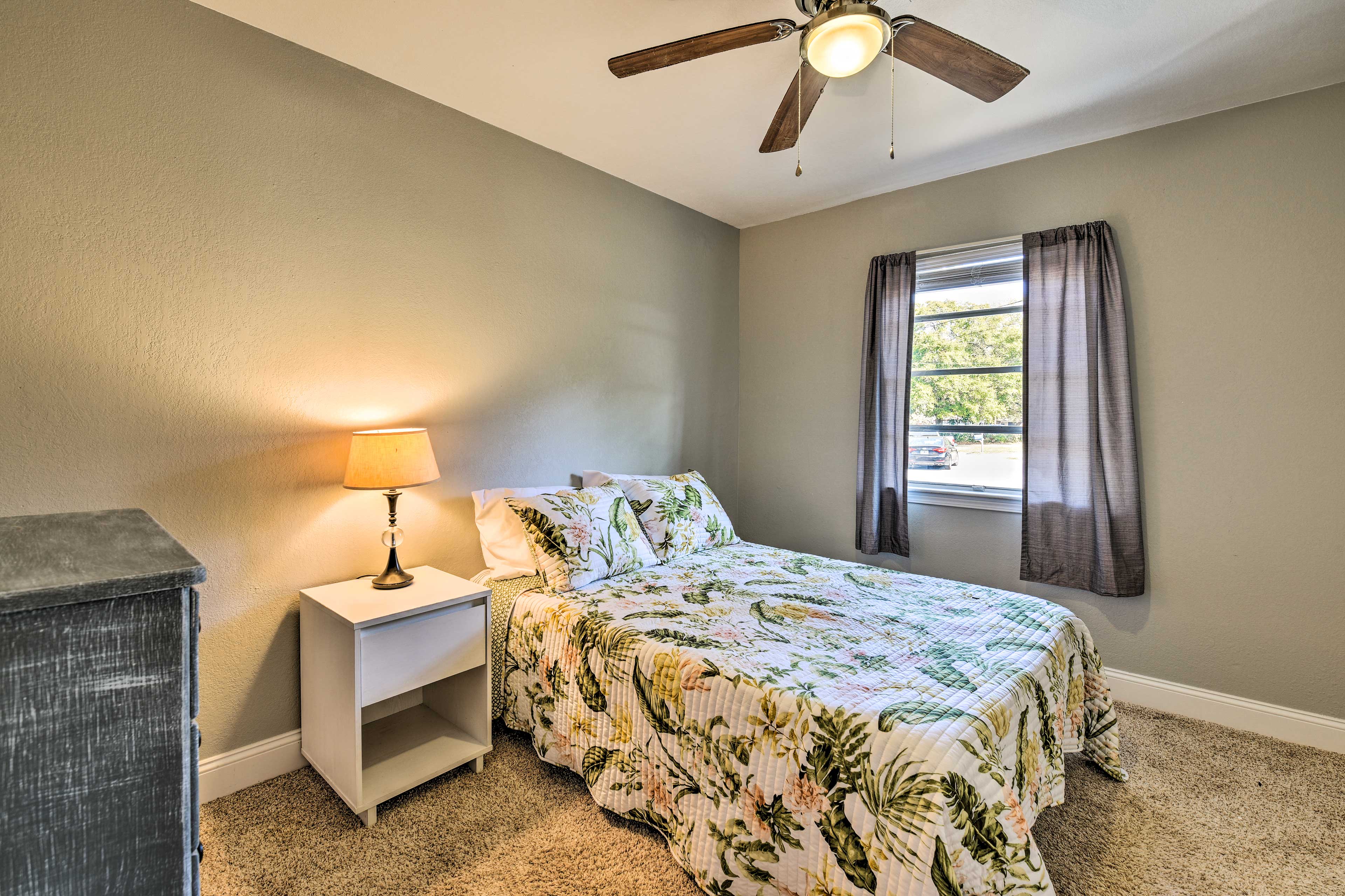 Bedroom 2 | Full Bed | Ceiling Fans