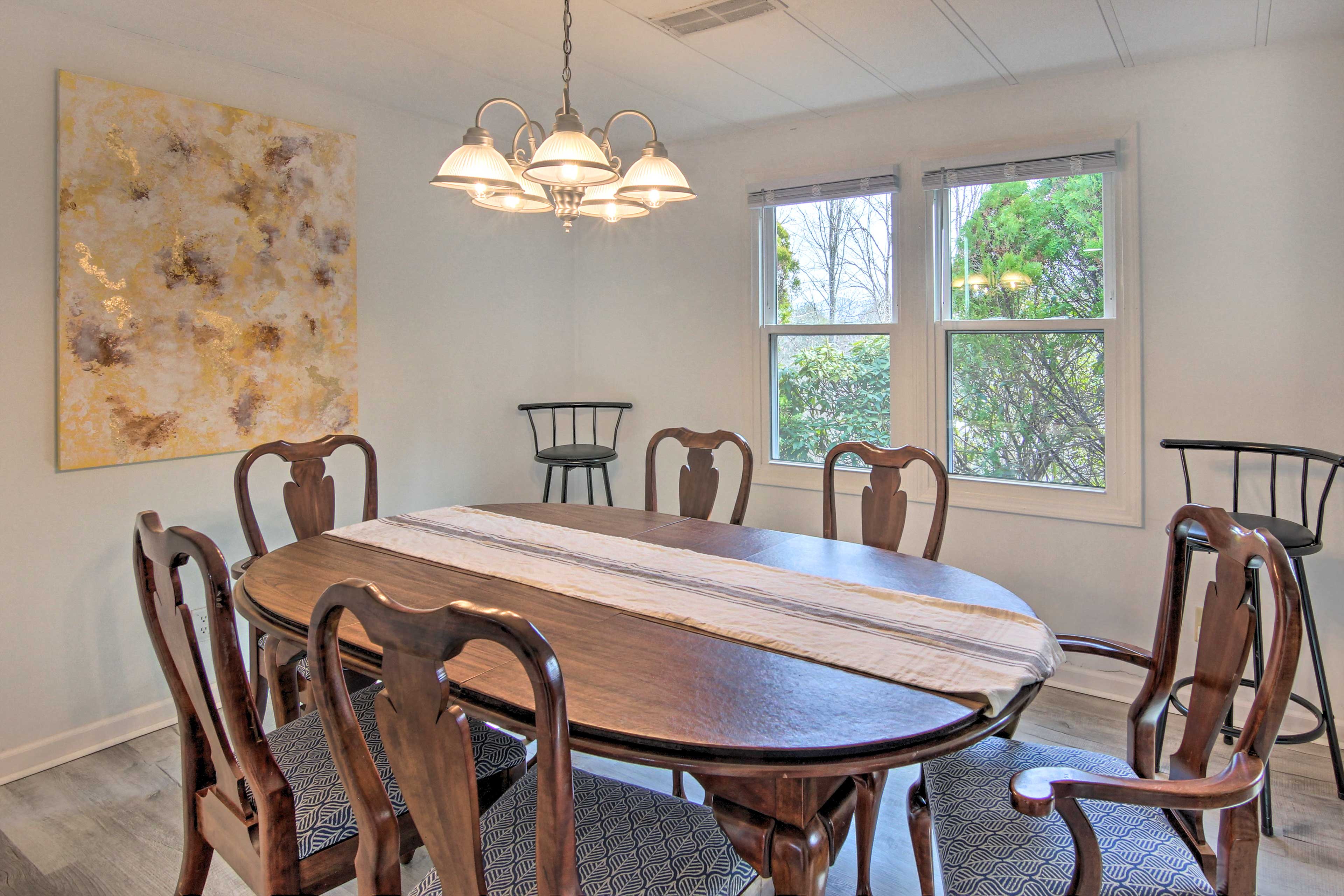 Dining Area | Dining Table | Dishware/Flatware