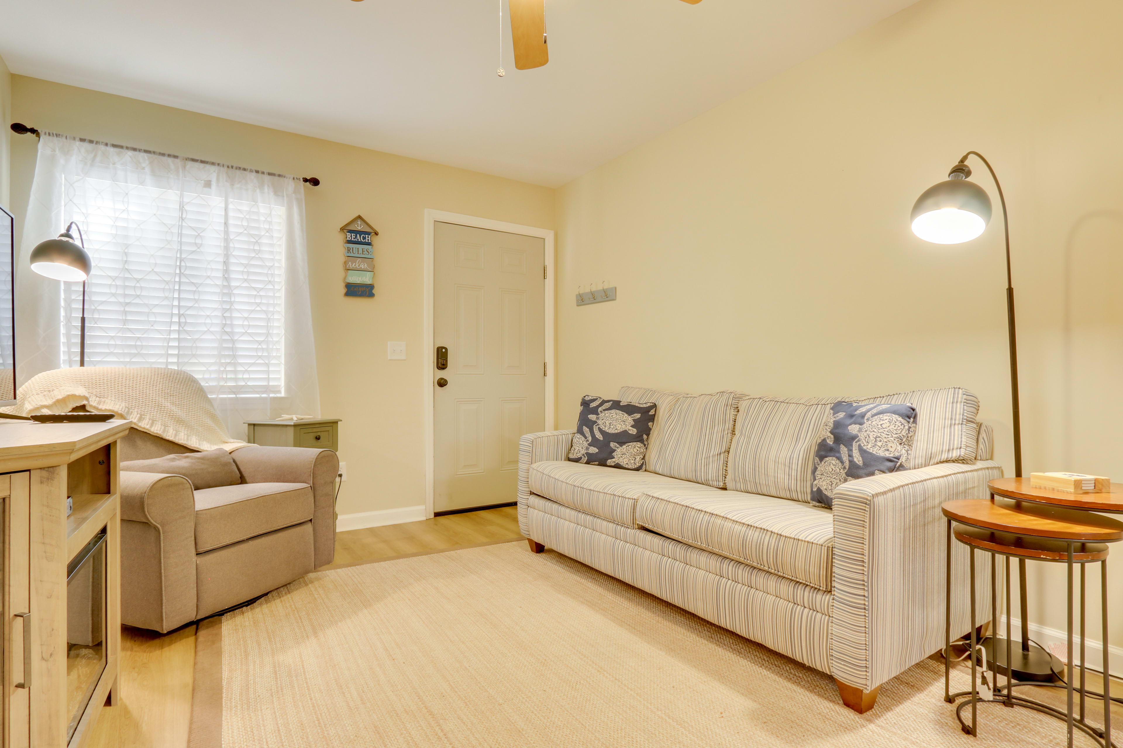 Living Room | Full Sleeper Sofa | Smart TV | Free WiFi | Patio Access