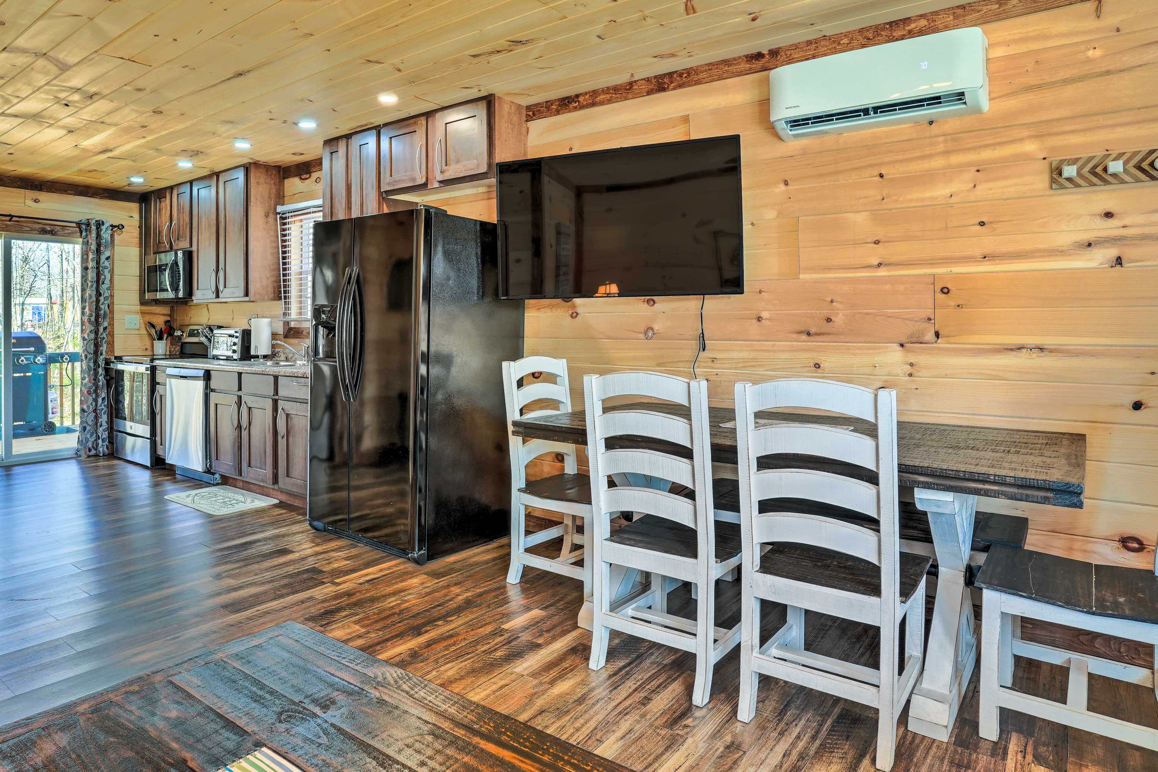 Dining Area | Dishware & Flatware Provided | 1st Floor