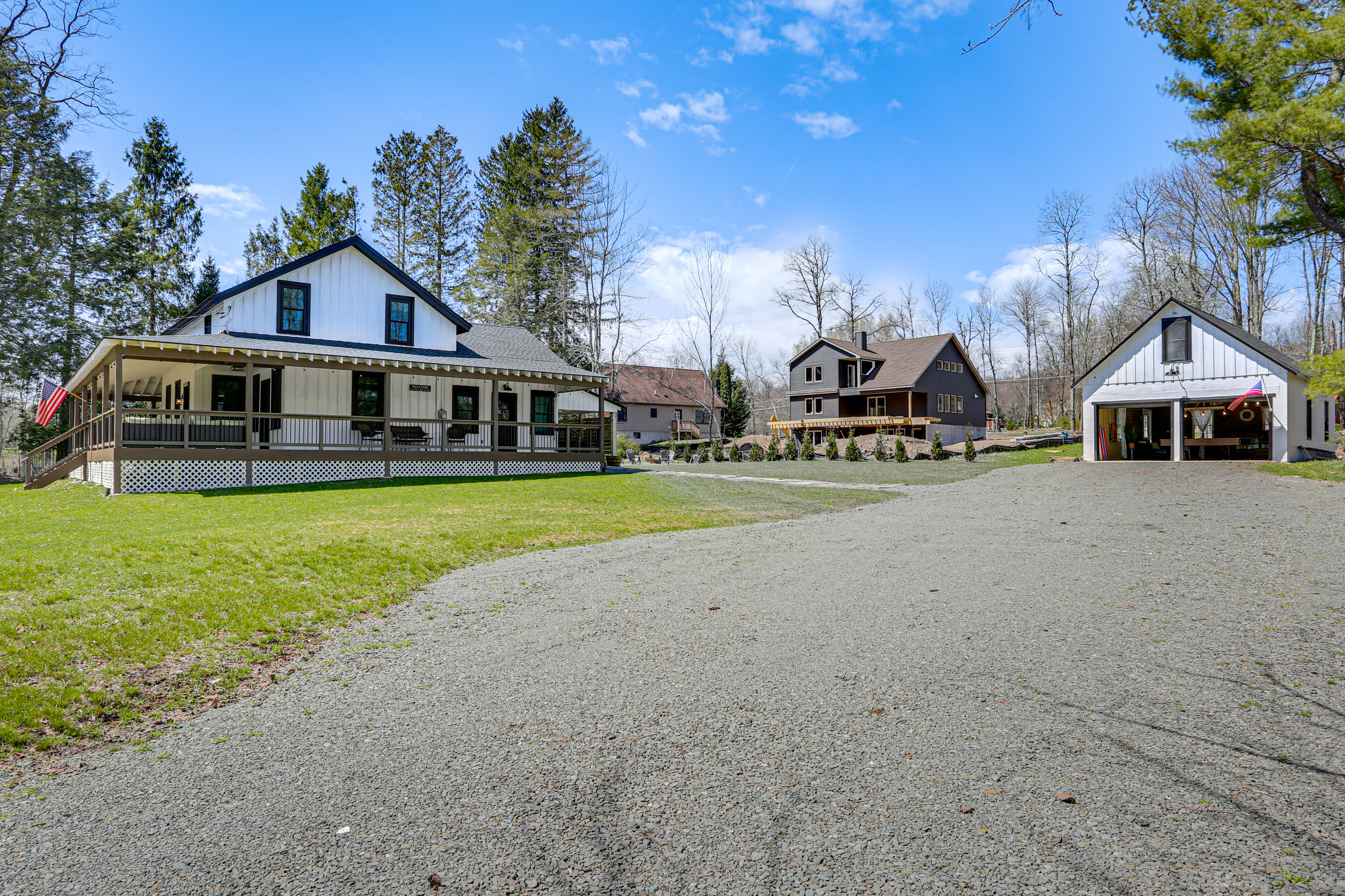 Property Exterior | Gravel Driveway (8 Vehicles)