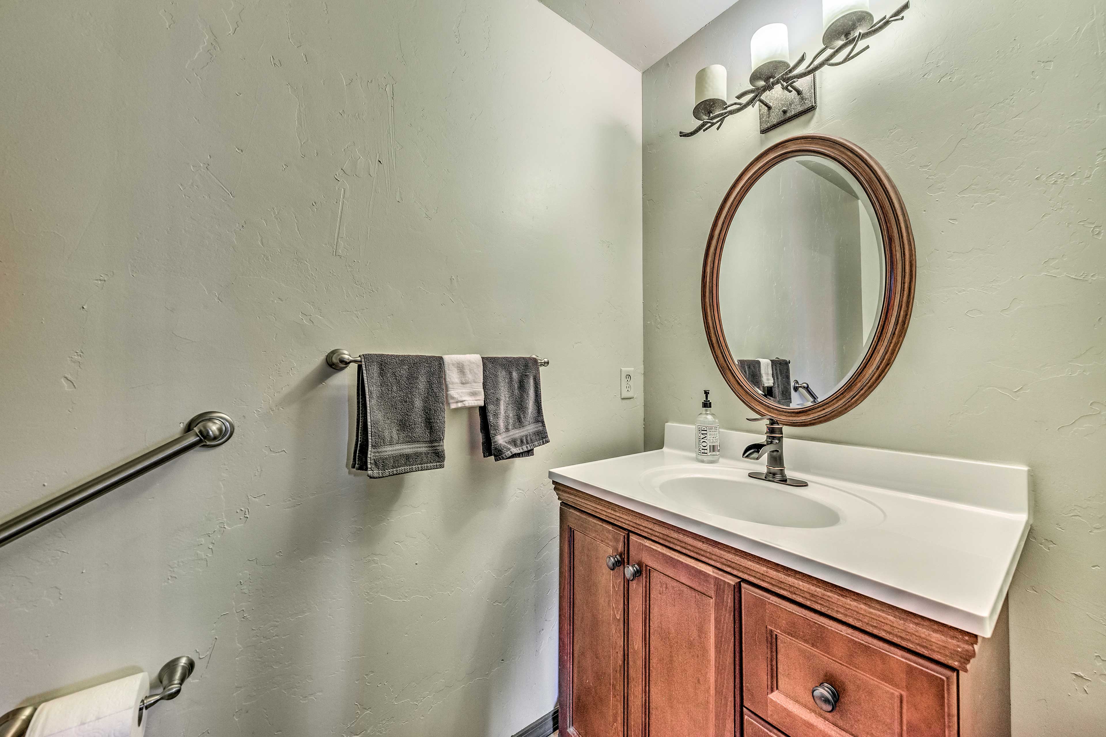 Half Bathroom | Towels Provided | Complimentary Toiletries