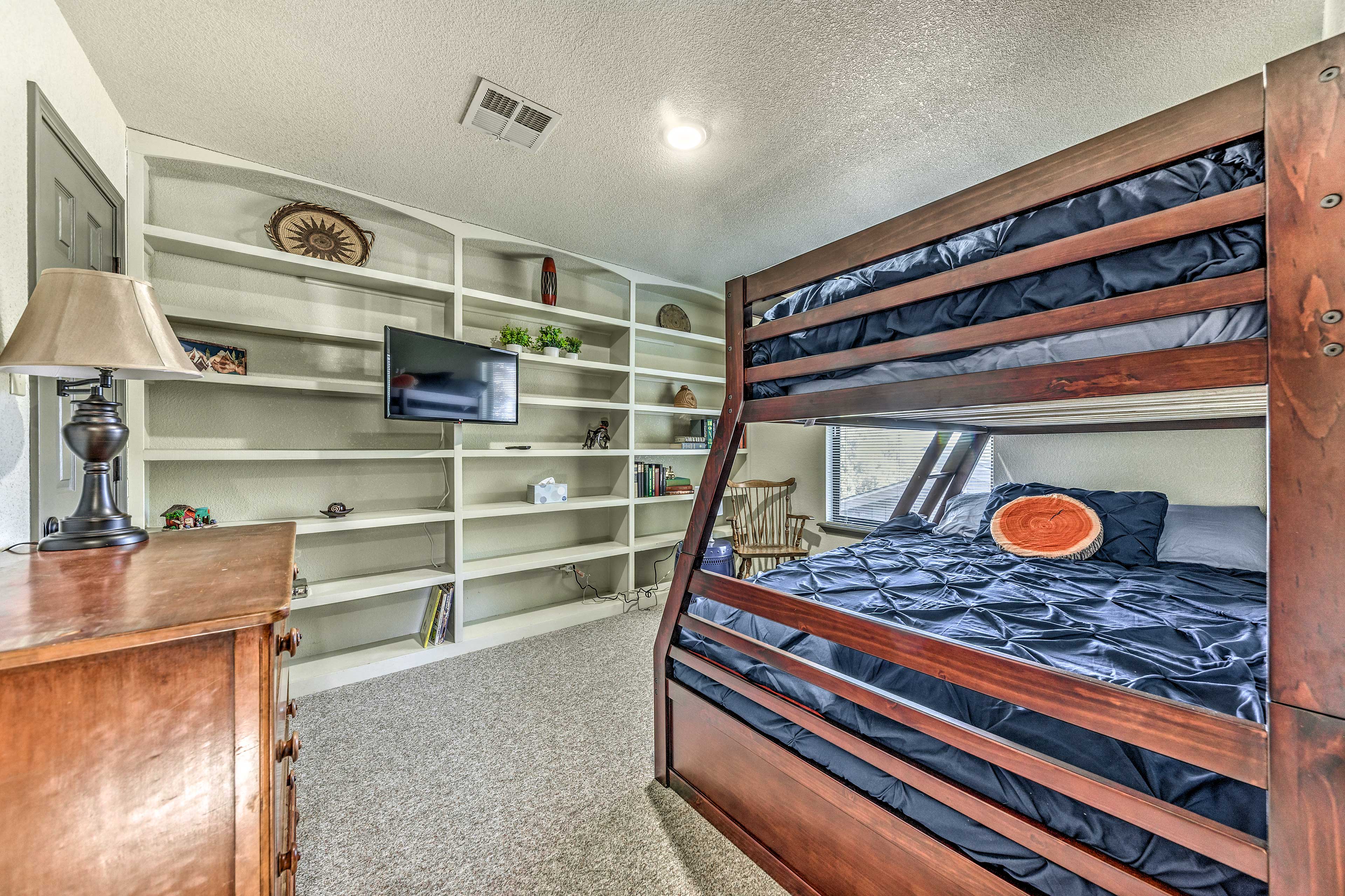 Bedroom 2 | Twin/Full Bunk Bed | Smart TV