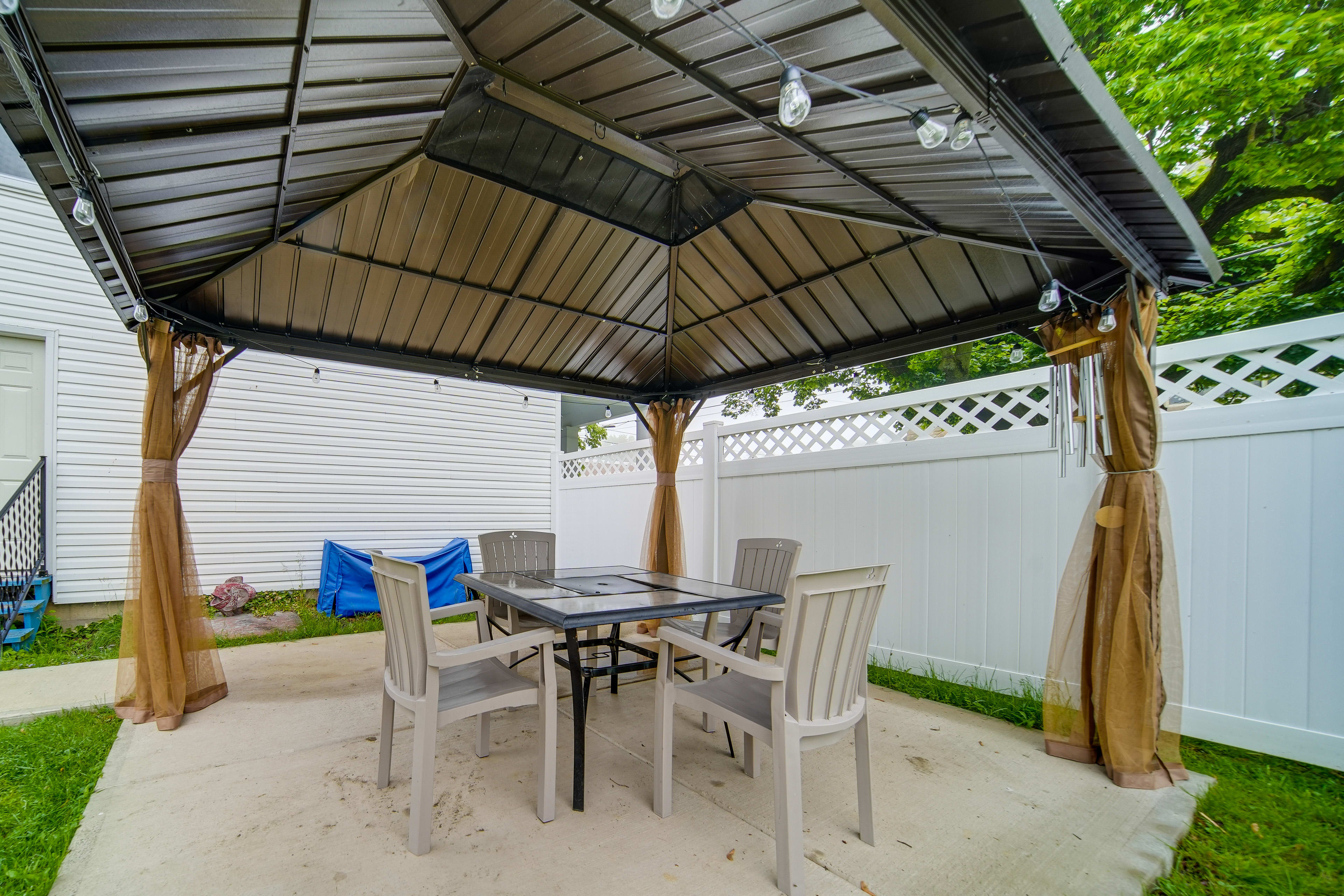 Exterior | Covered Dining Area