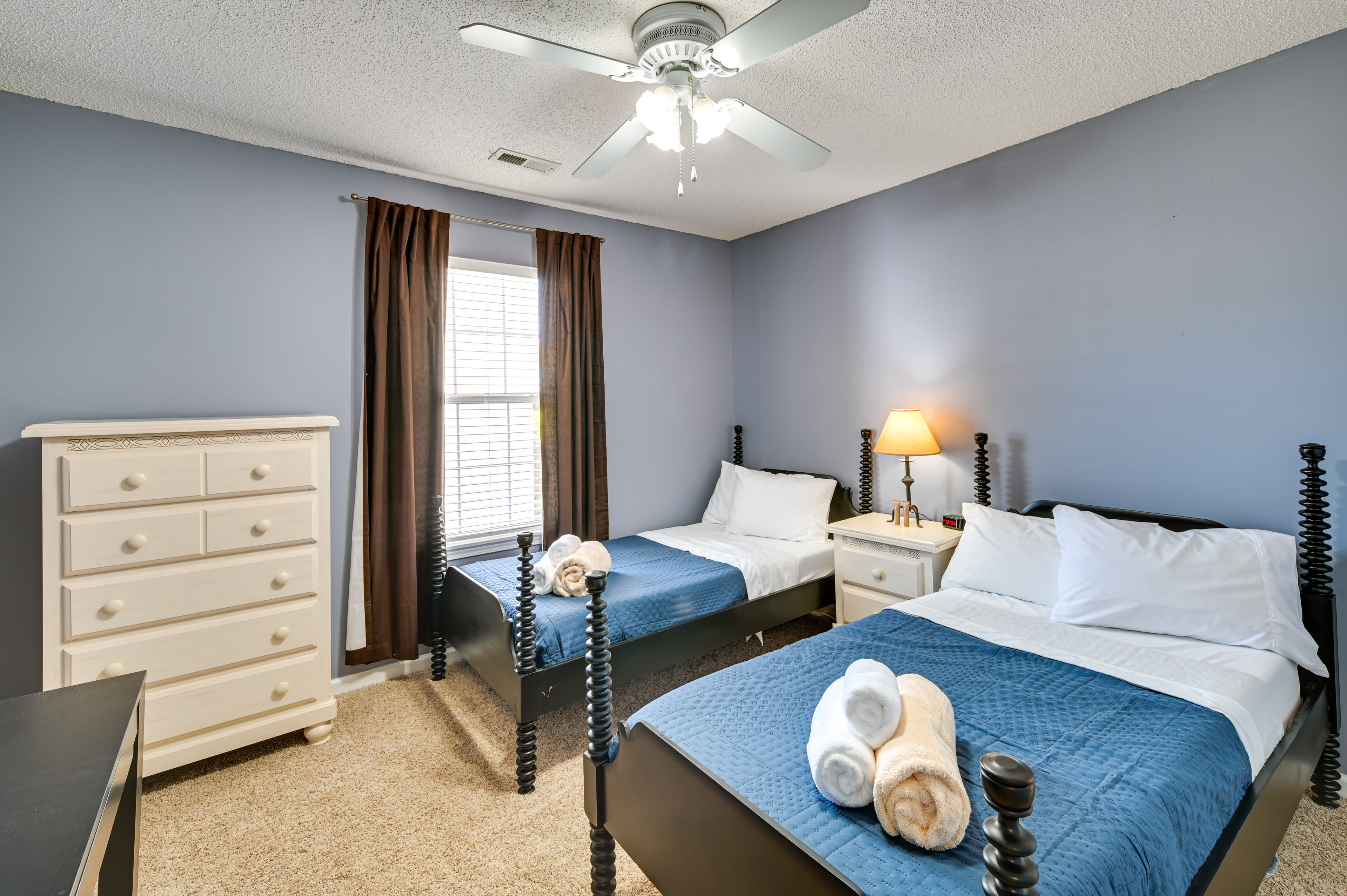 Bedroom 2 | 2 Twin Beds | Ceiling Fan