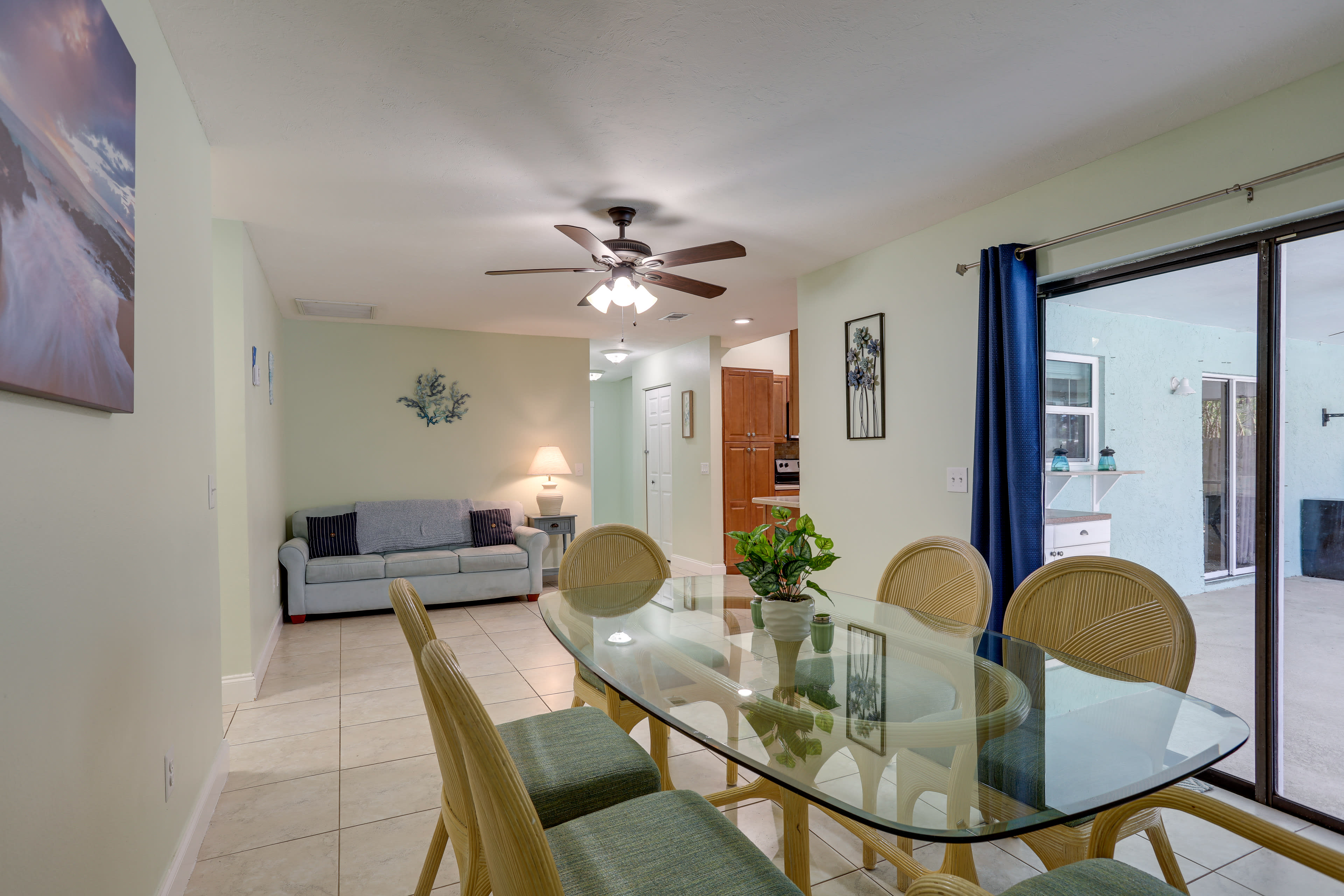 Dining Room | Dishware & Flatware Provided