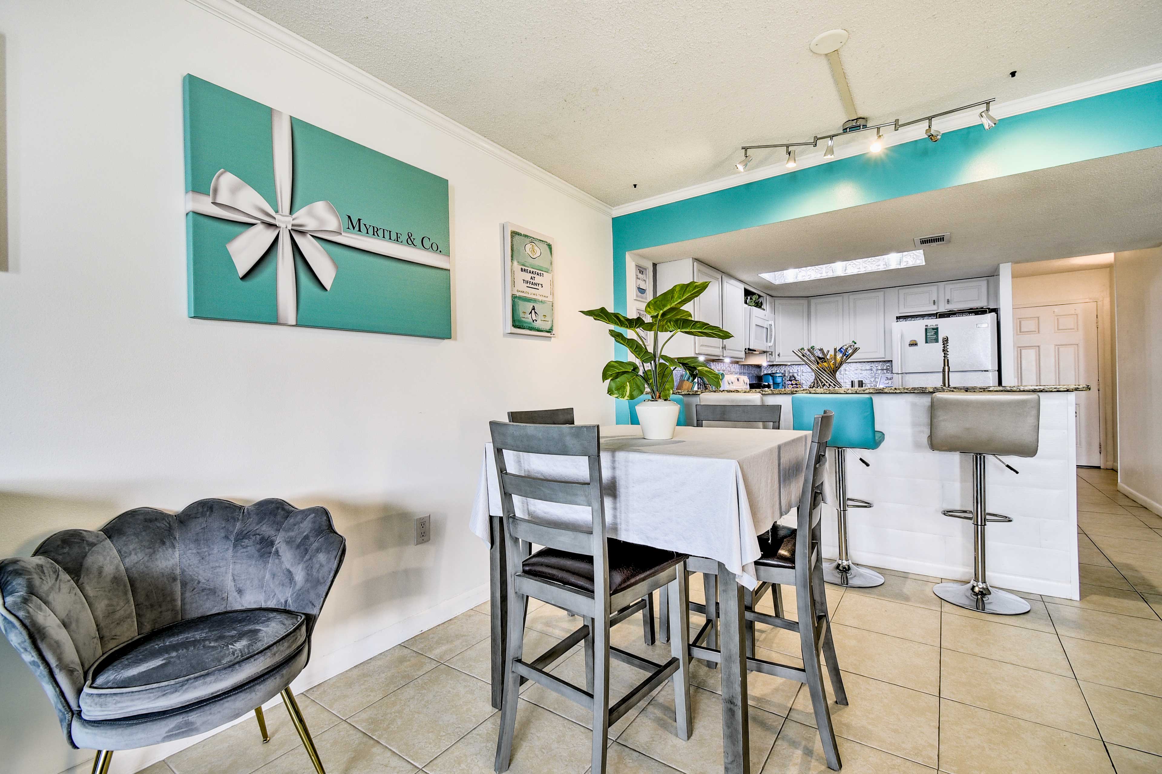 Dining Area | Dishware Provided