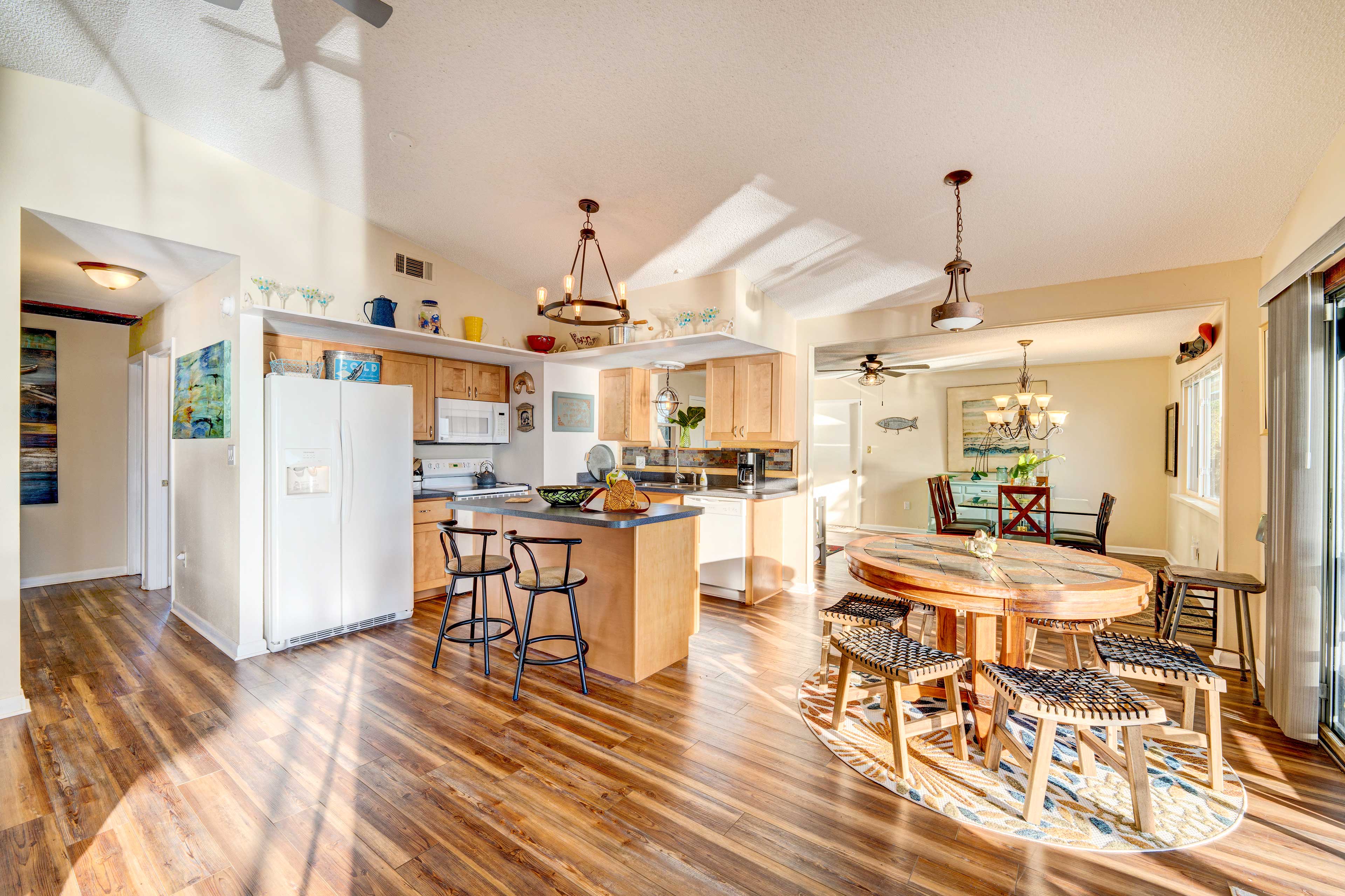 Kitchen | Coffee Maker | Coffee Grinder | Blender | Toaster | High Chair