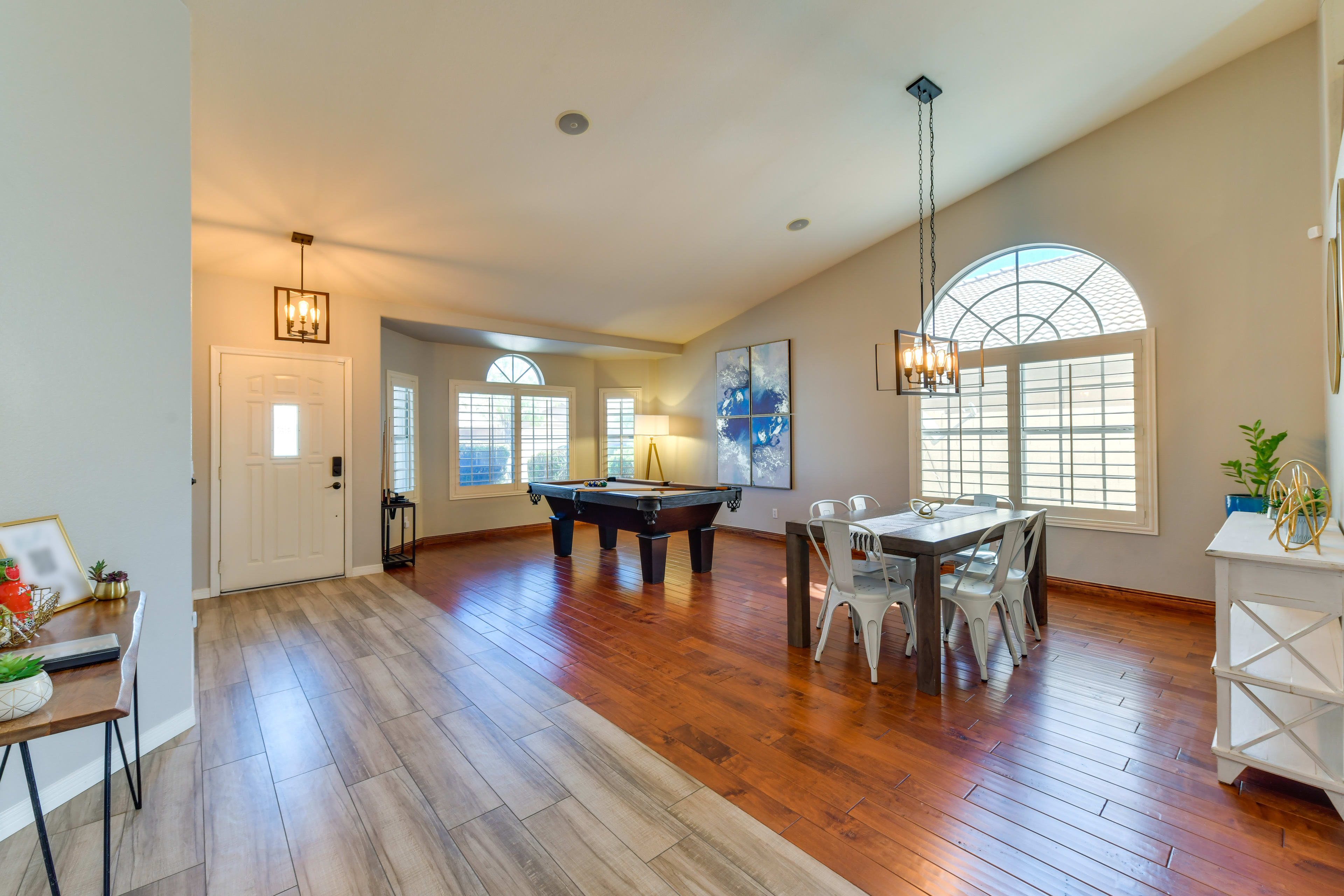 Dining Area | Dishware & Flatware Provided