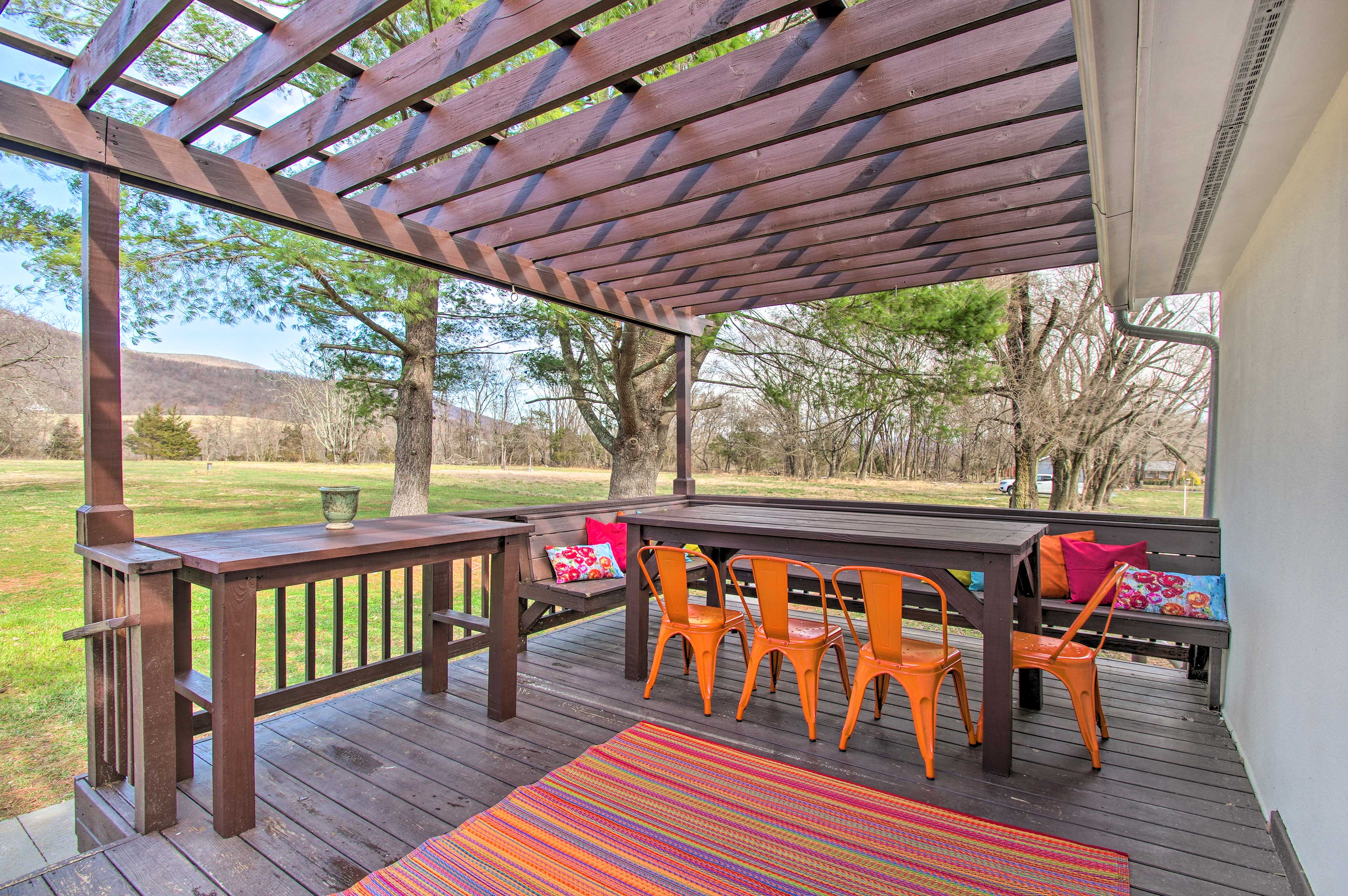 Deck | Dining Area | Gas Fire Pit | Gas Grill