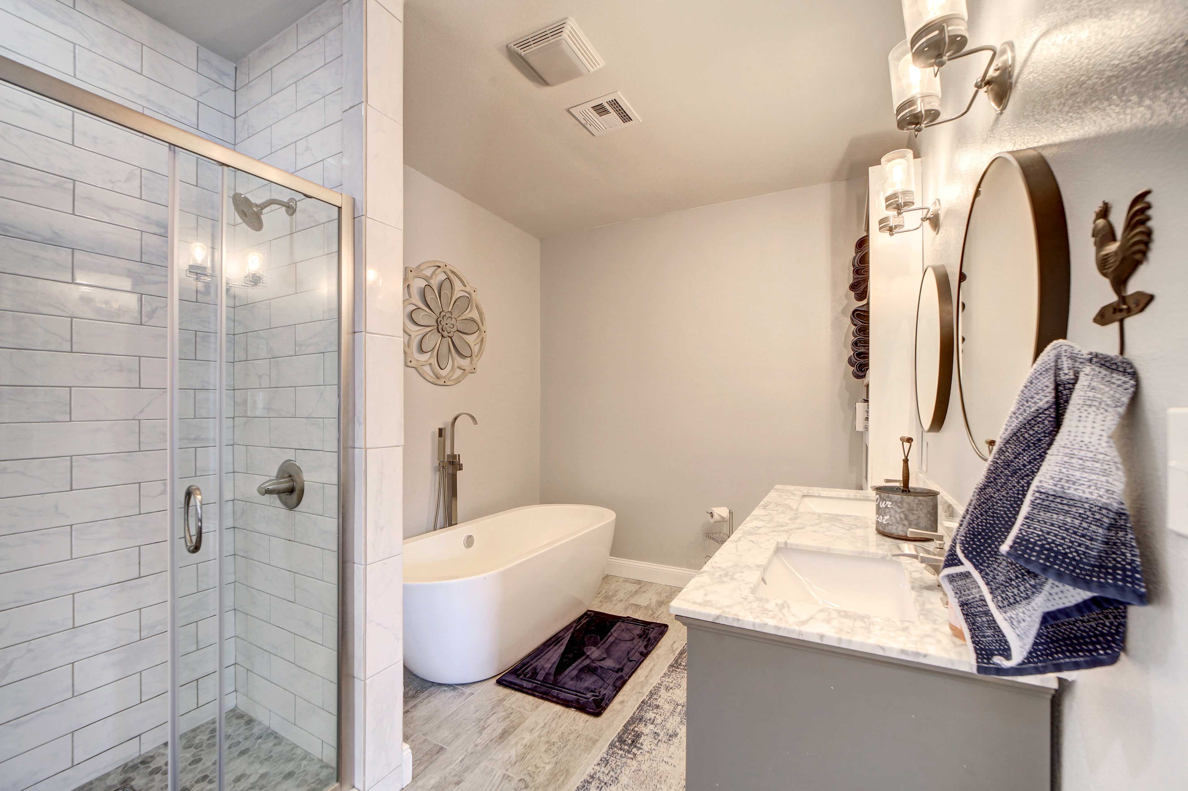 En-Suite Bathroom | Complimentary Toiletries | Towels Provided | Walk-In Shower